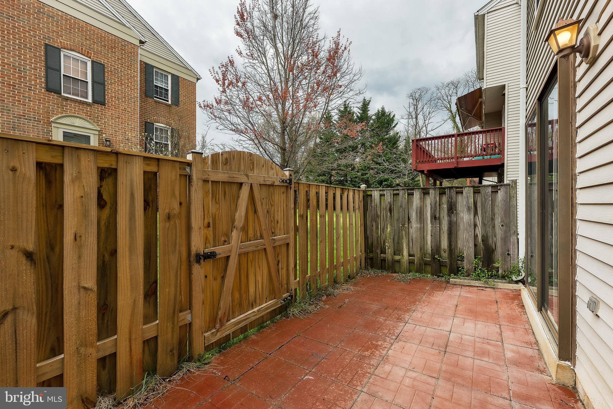 COLLEGE SQUARE - Residential Lease