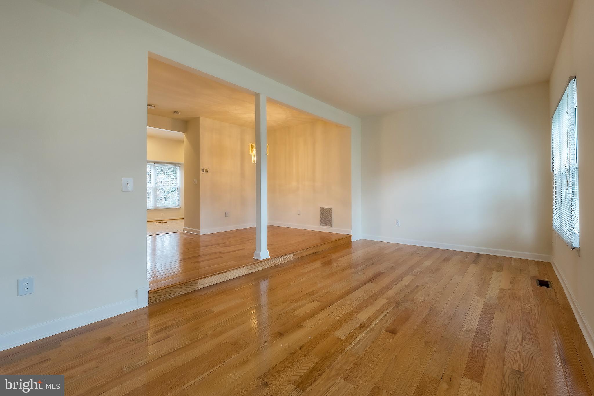 COLLEGE SQUARE - Residential Lease