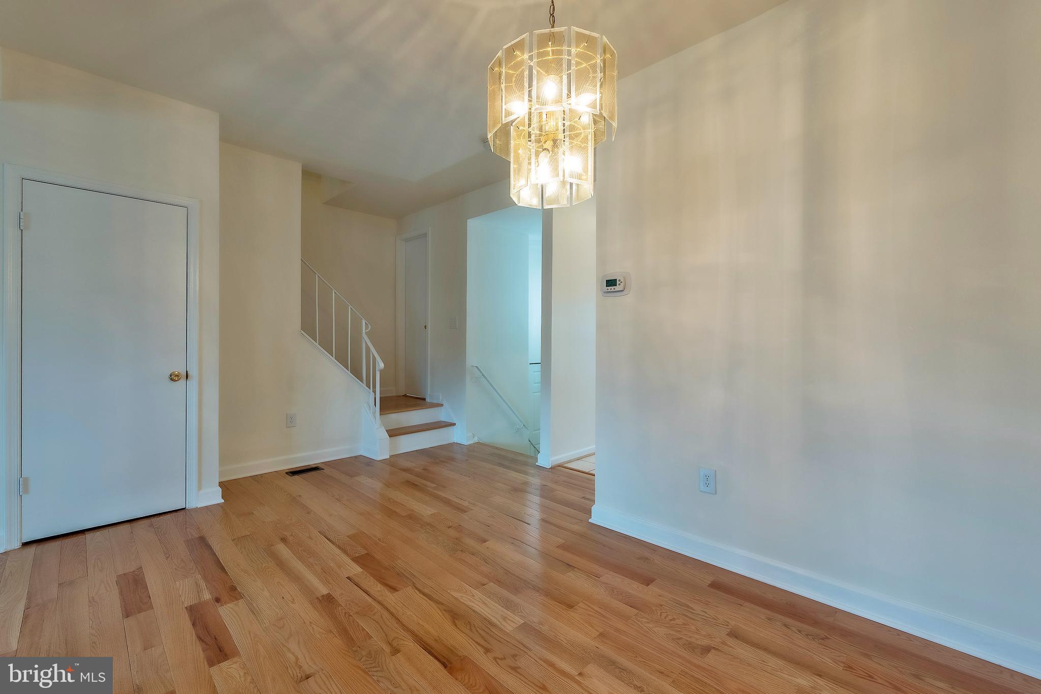 COLLEGE SQUARE - Residential Lease