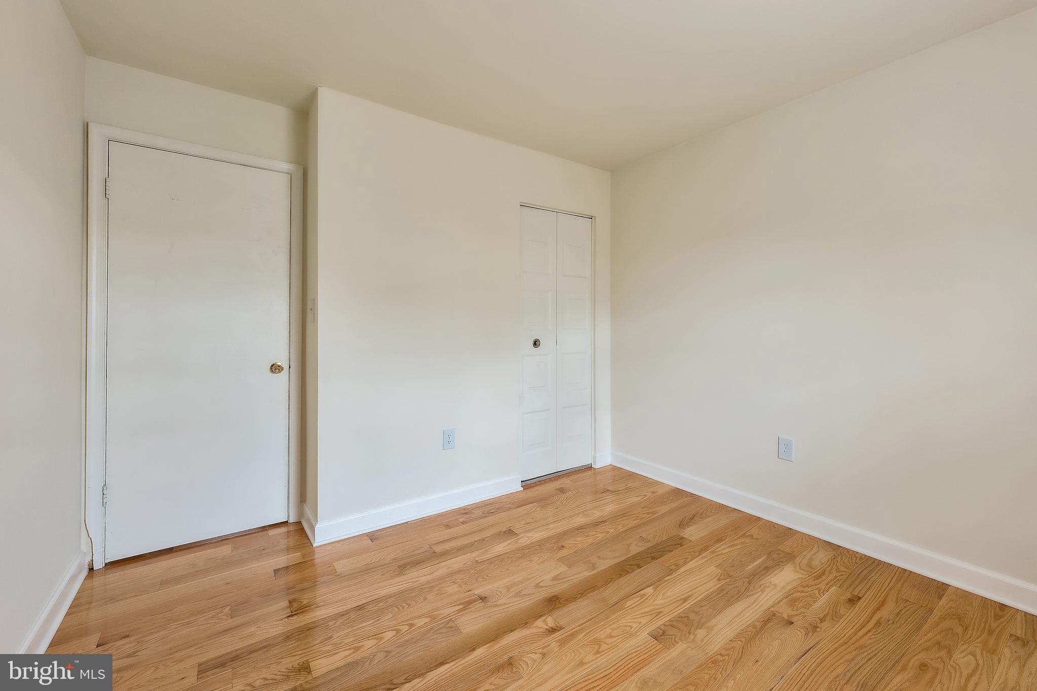 COLLEGE SQUARE - Residential Lease