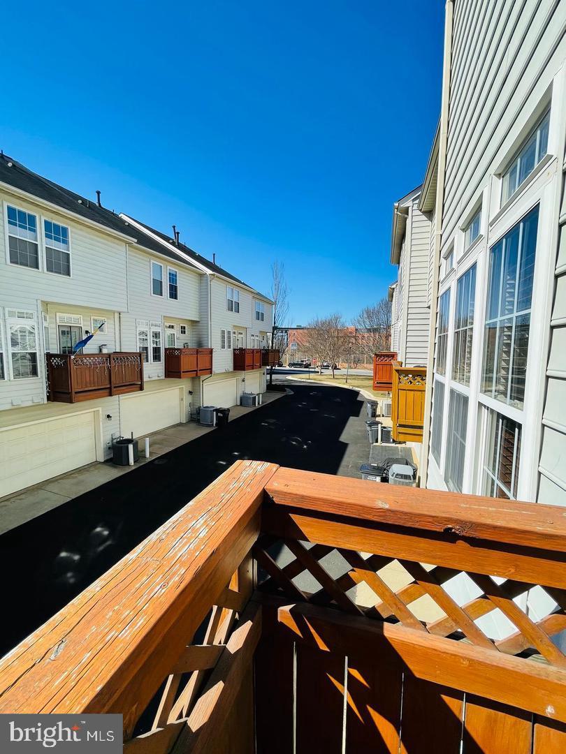 OLD TOWN GREENS - Residential Lease