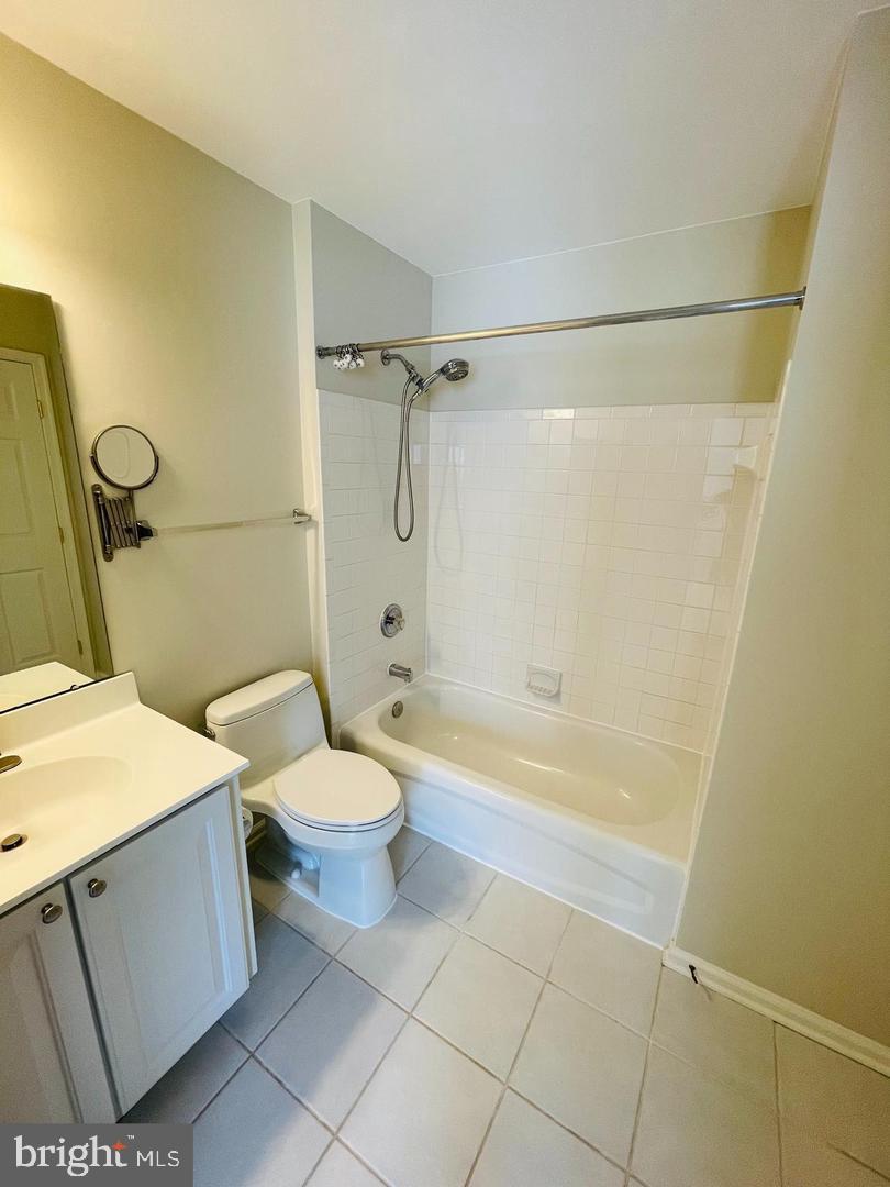 OLD TOWN GREENS - Residential Lease