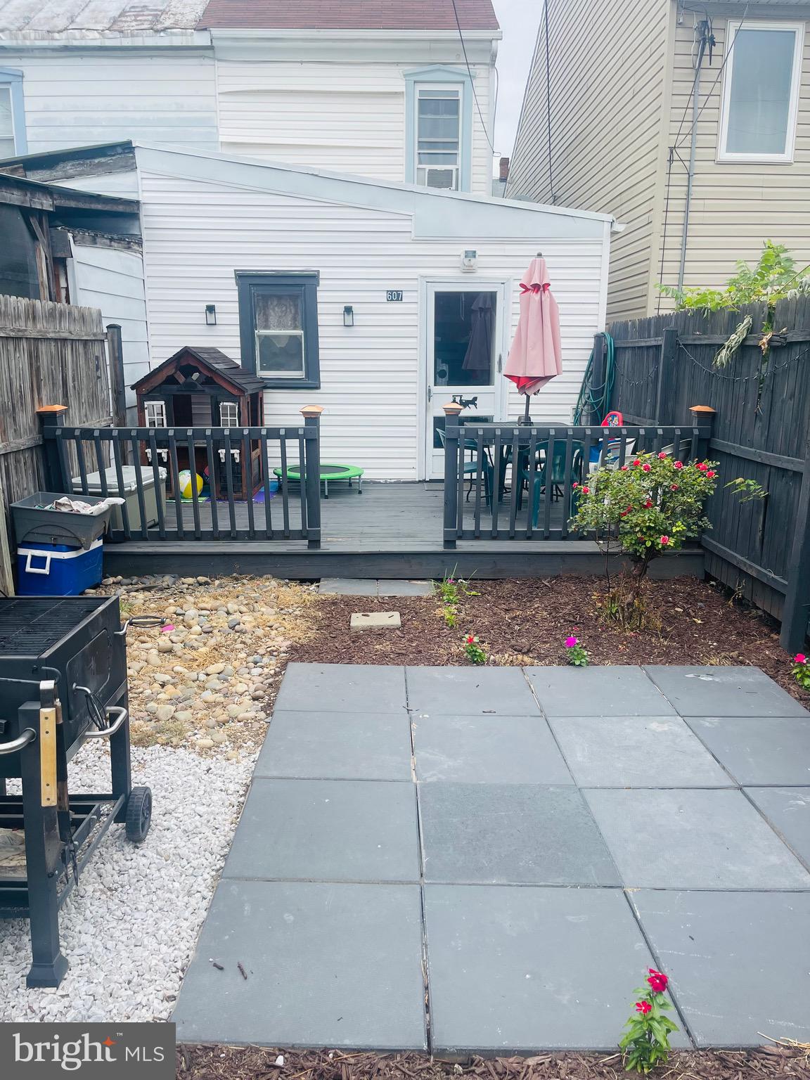 WEST END - Residential