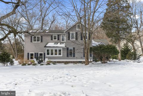 Homes For Sale - 611 New Albany Road<br/> MOORESTOWN, NJ 08057