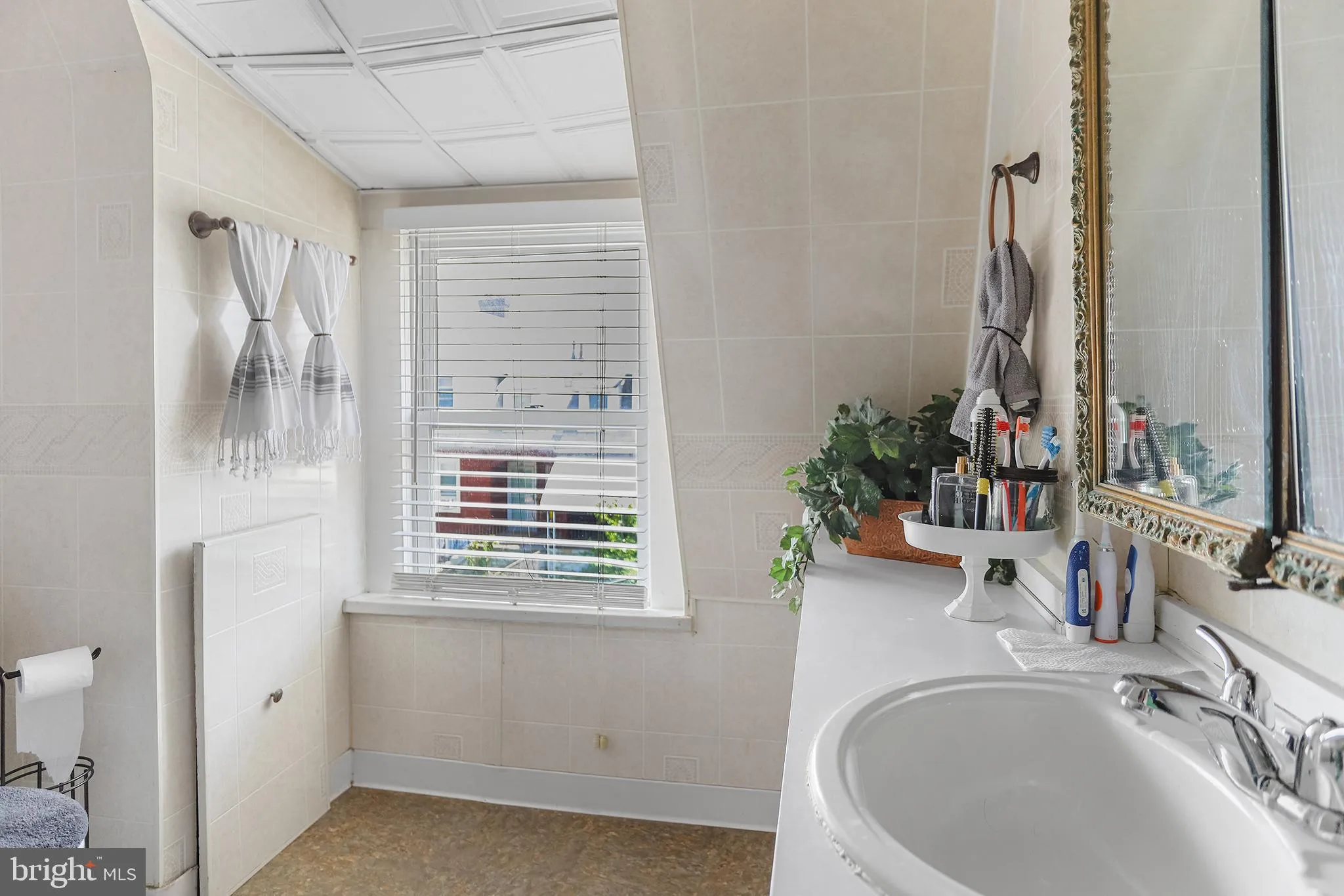 Marcus Hook, Pennsylvania 19061, United States, 3 Bedrooms Bedrooms, ,1 BathroomBathrooms,Residential,Active,173323