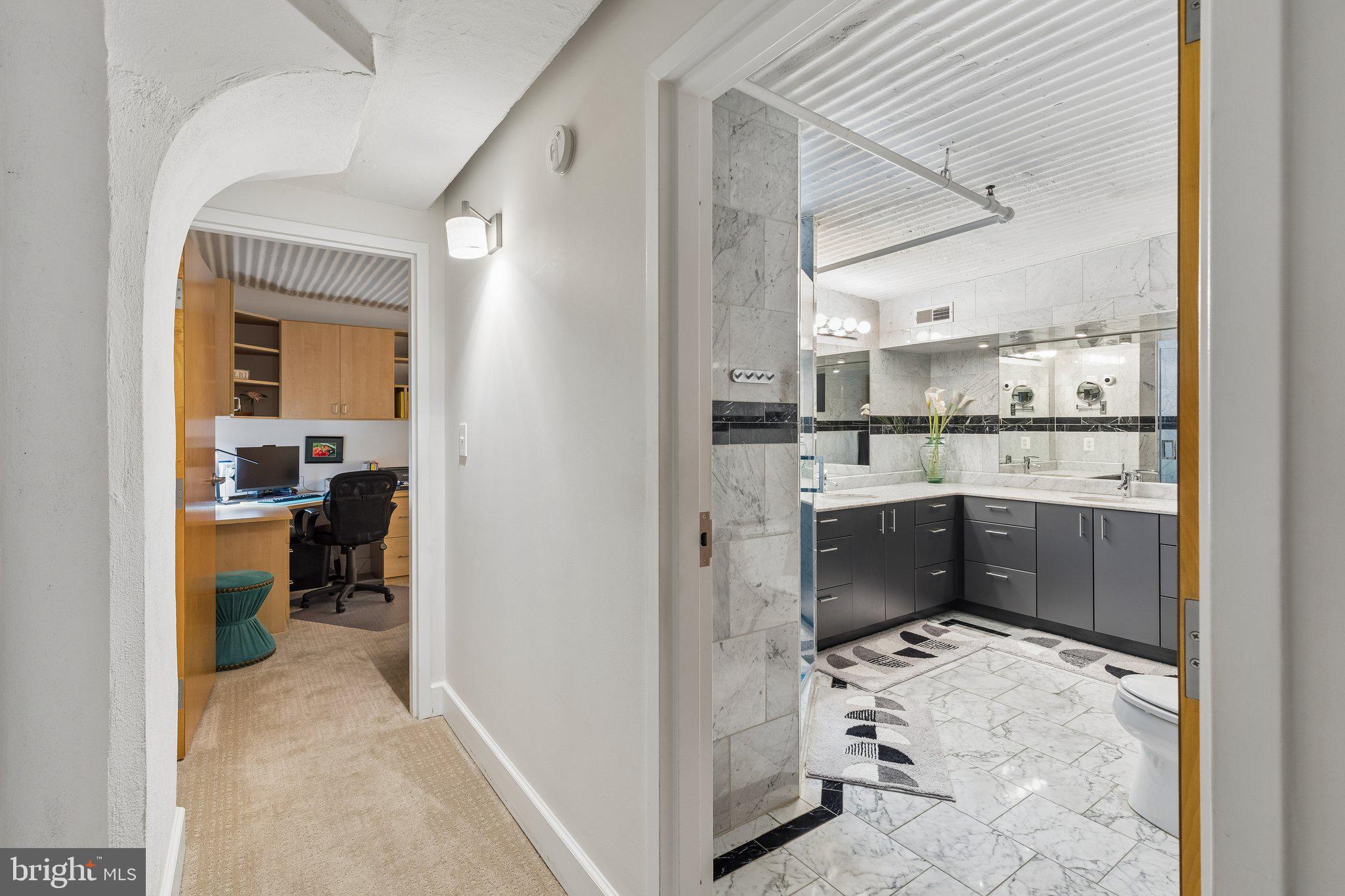 LOGAN SQUARE - Residential