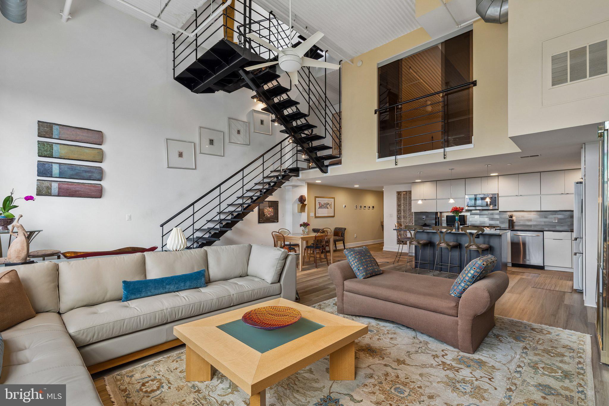 LOGAN SQUARE - Residential
