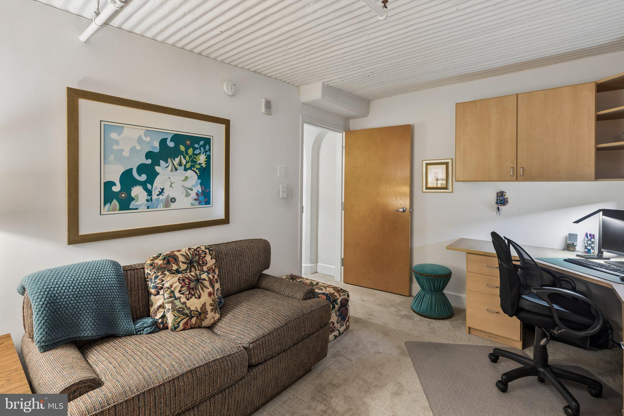 LOGAN SQUARE - Residential