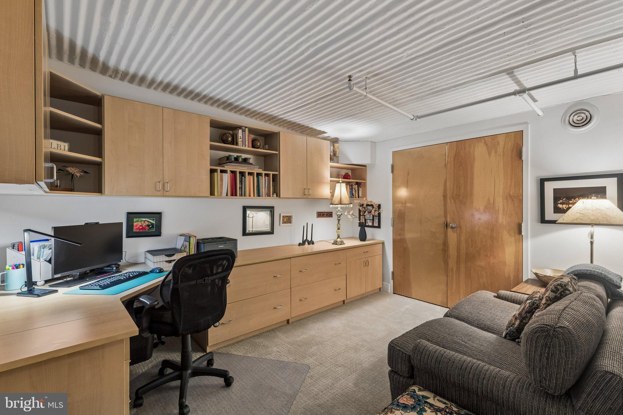 LOGAN SQUARE - Residential