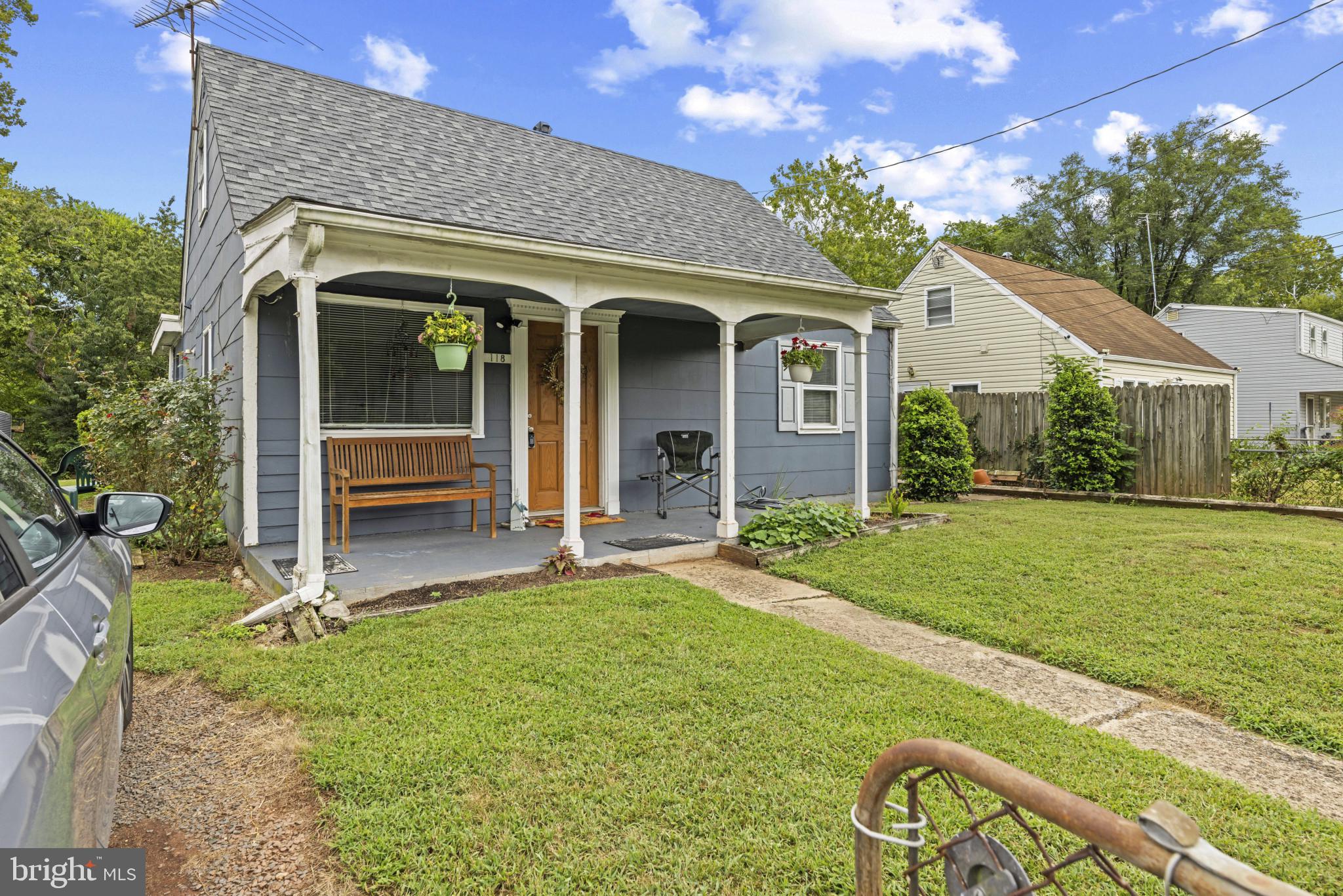 118 MACE STREET