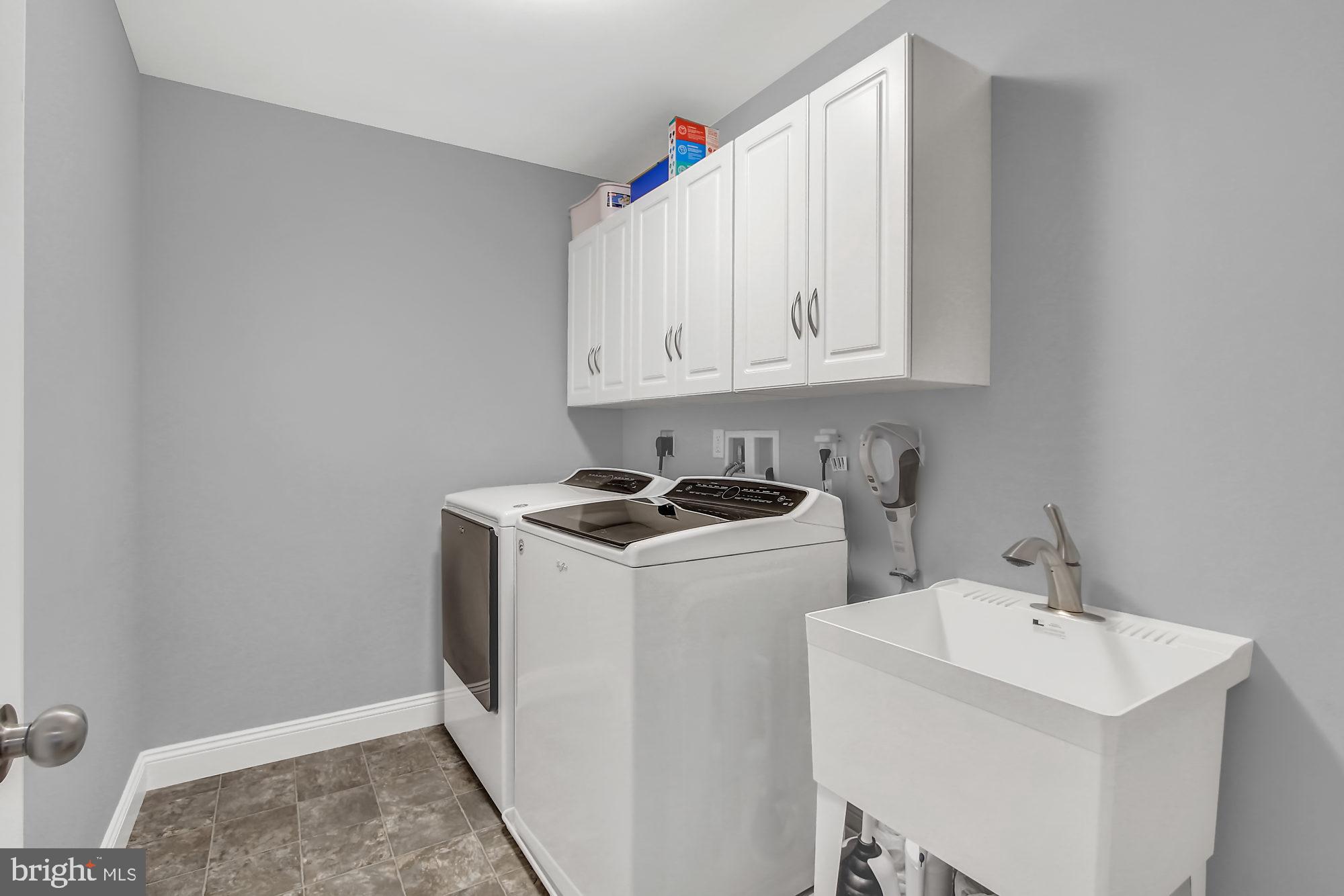 APPLE TREE COURT - Residential