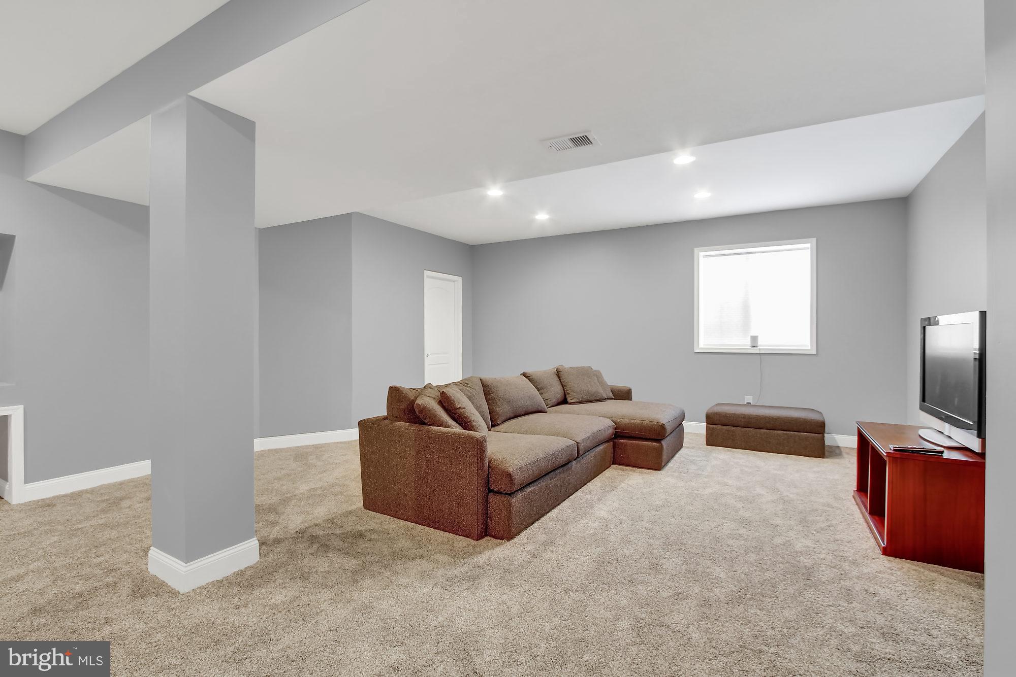 APPLE TREE COURT - Residential