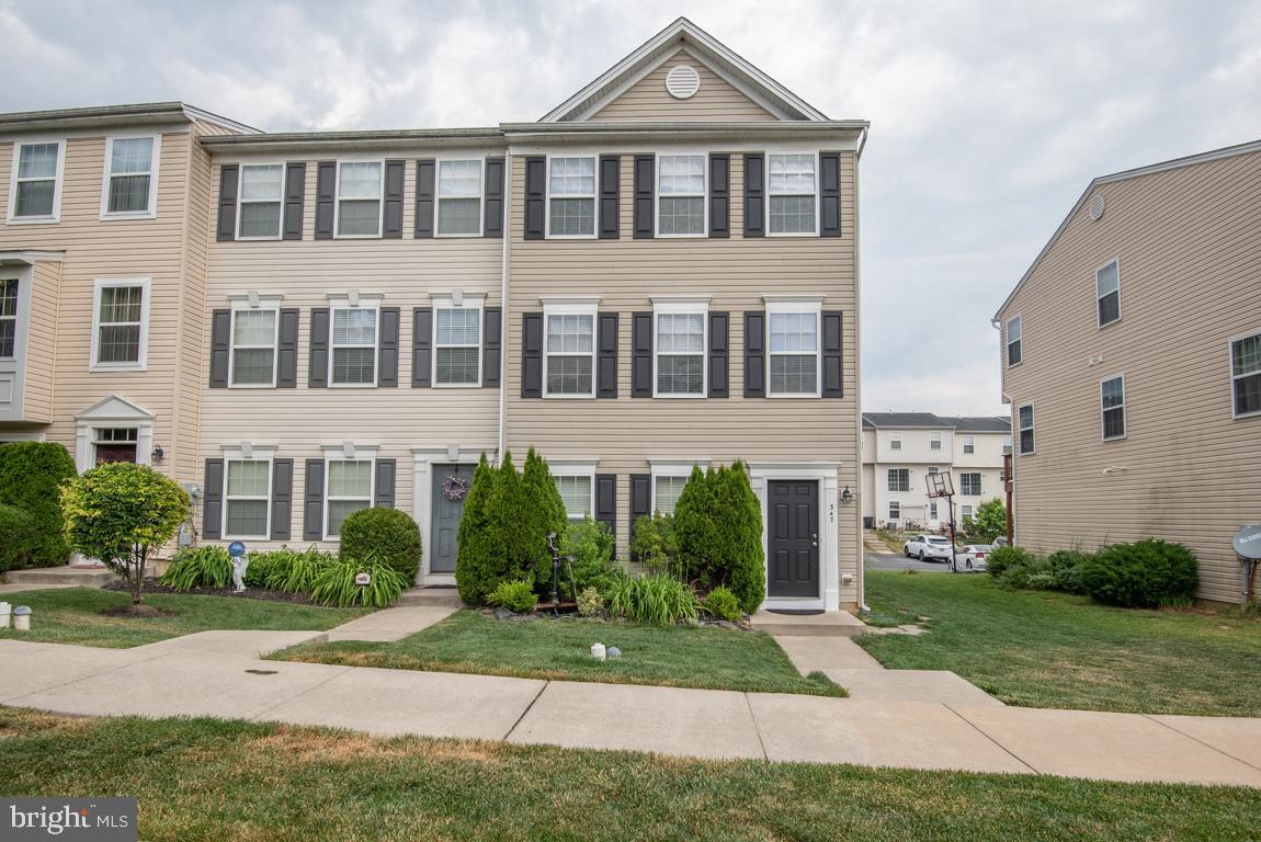 HAWTHORNE RIDGE - Residential