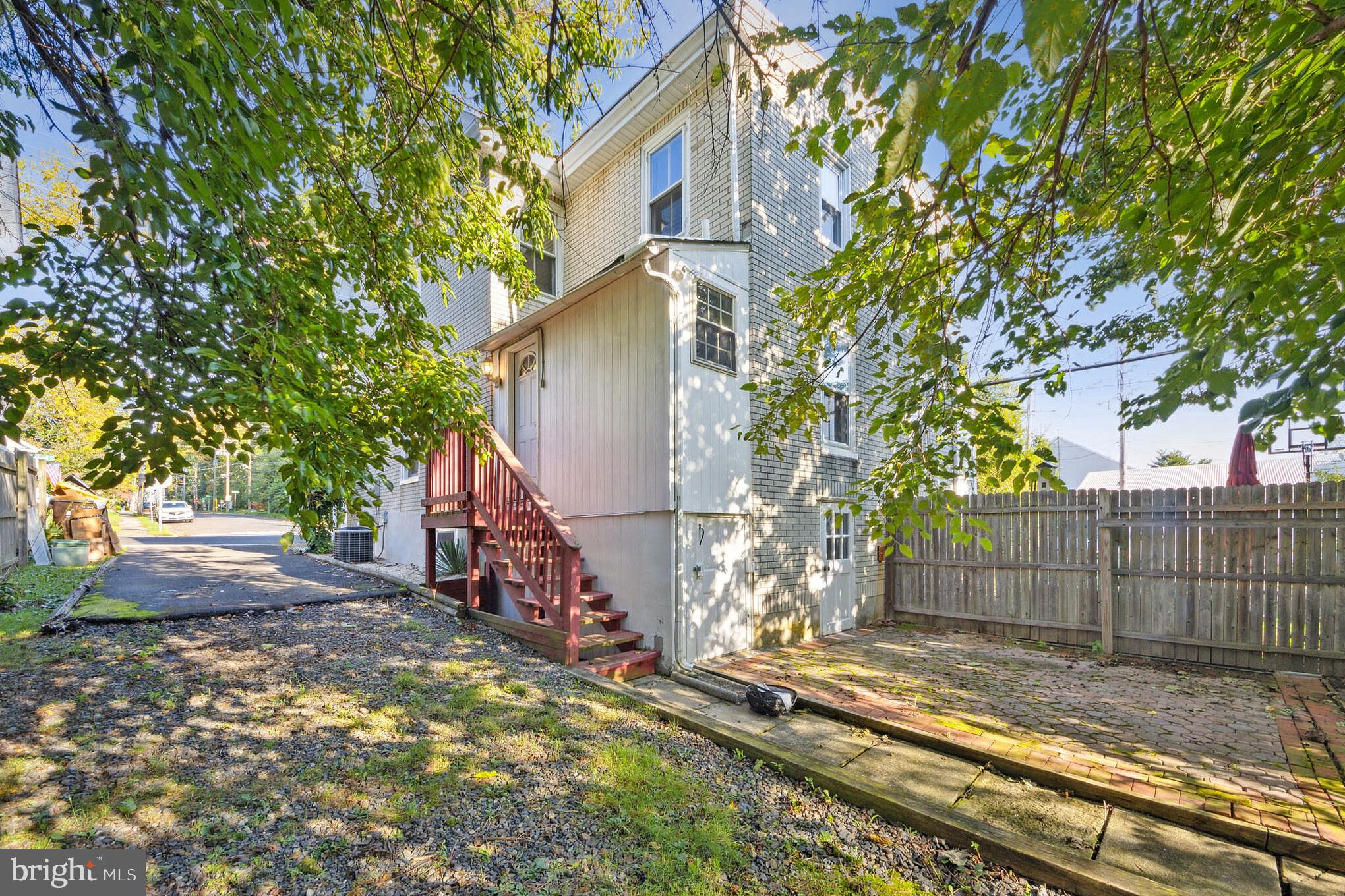 DOYLESTOWN BORO - Residential Lease