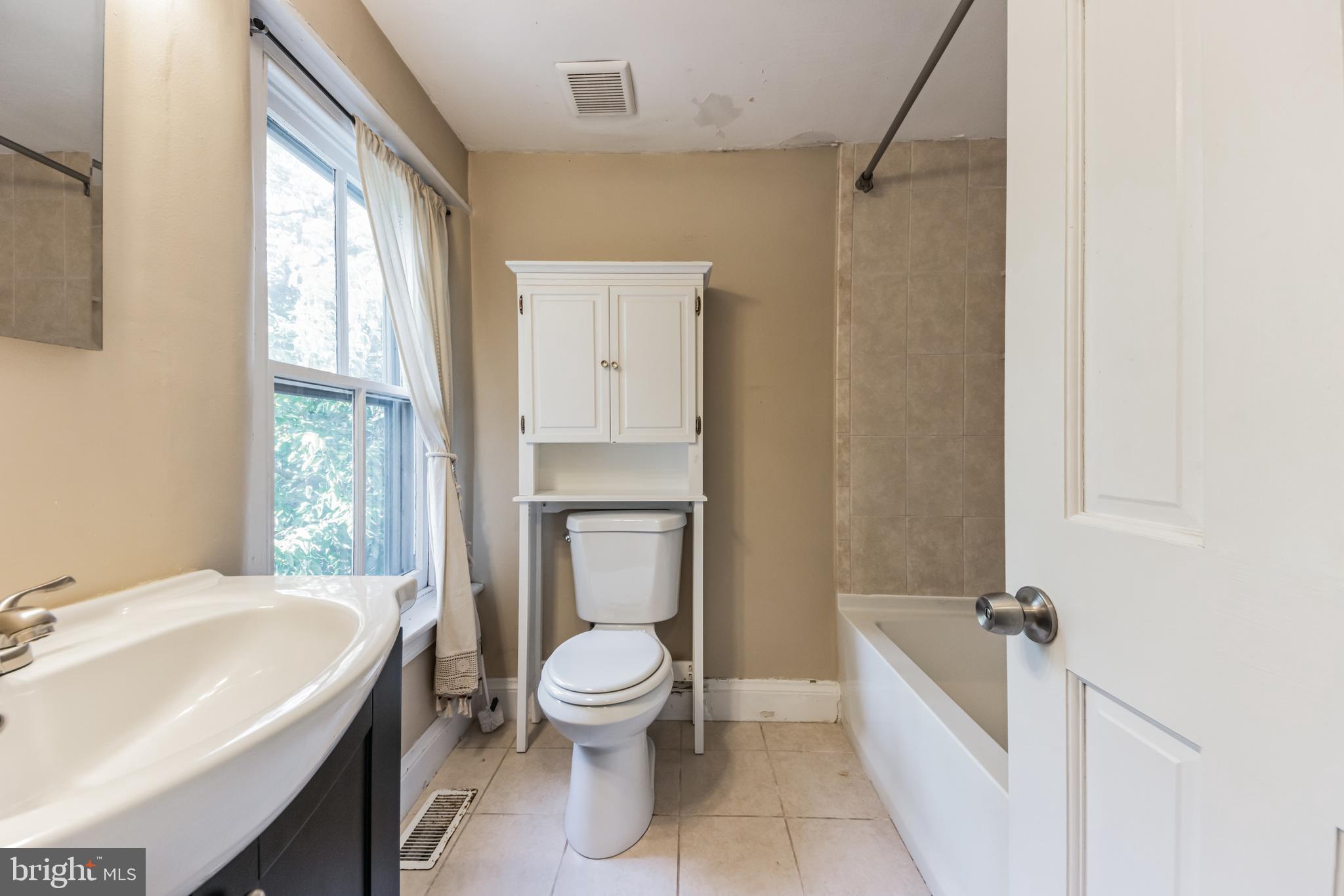 DOYLESTOWN BORO - Residential Lease