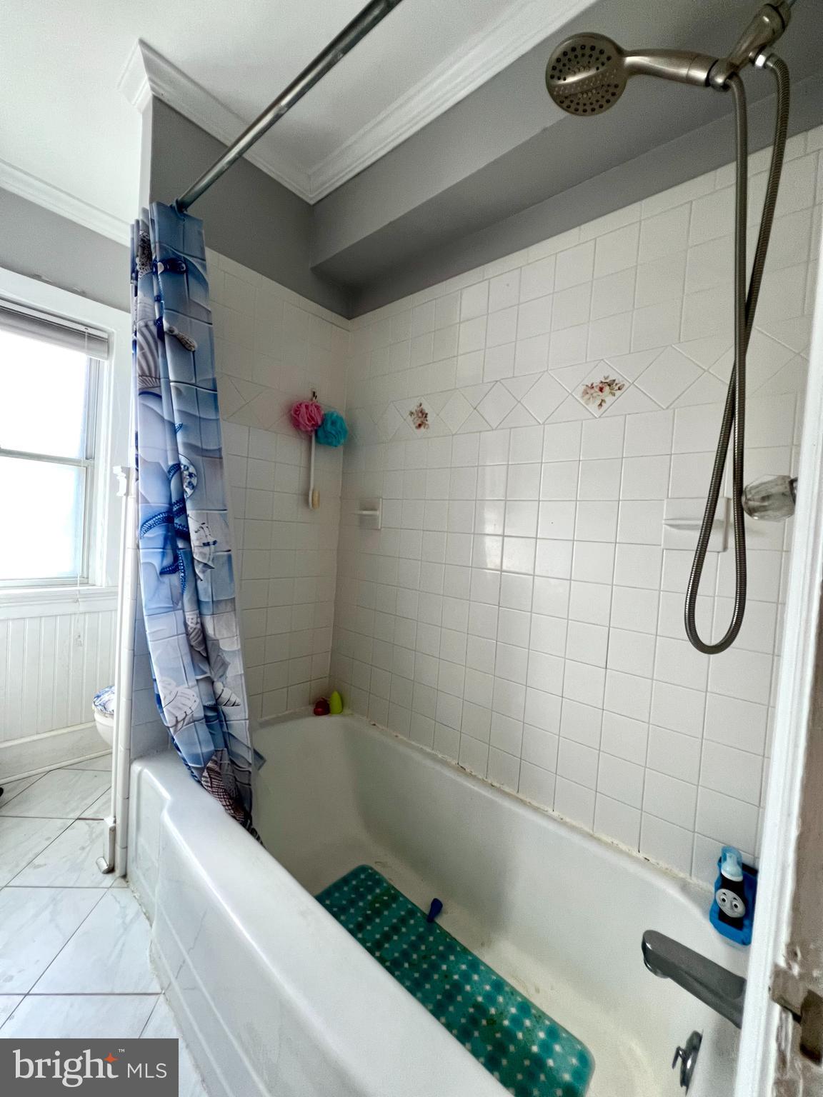 GARRETT HILL - Residential Lease