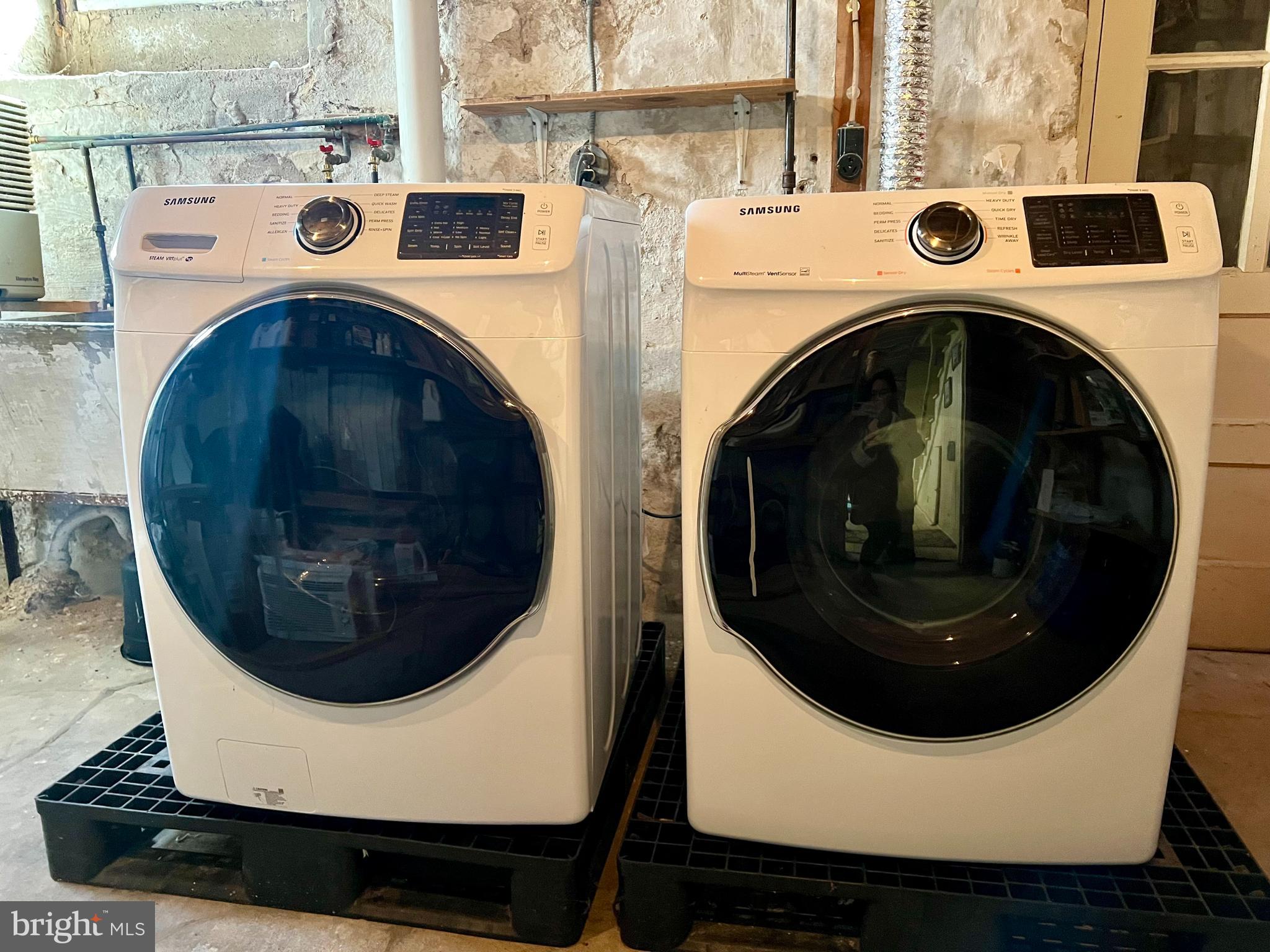 GARRETT HILL - Residential Lease