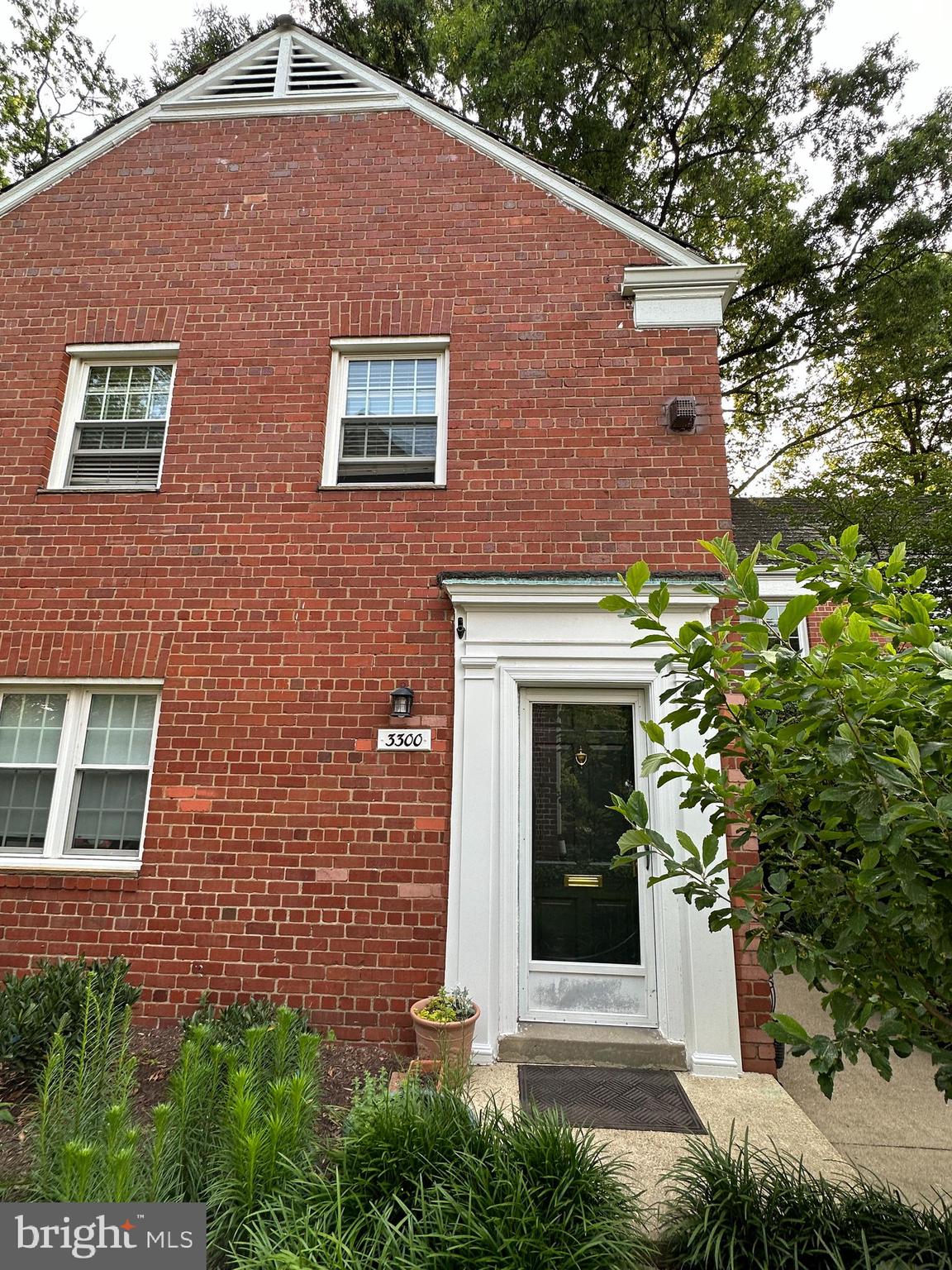 3300 VALLEY DRIVE