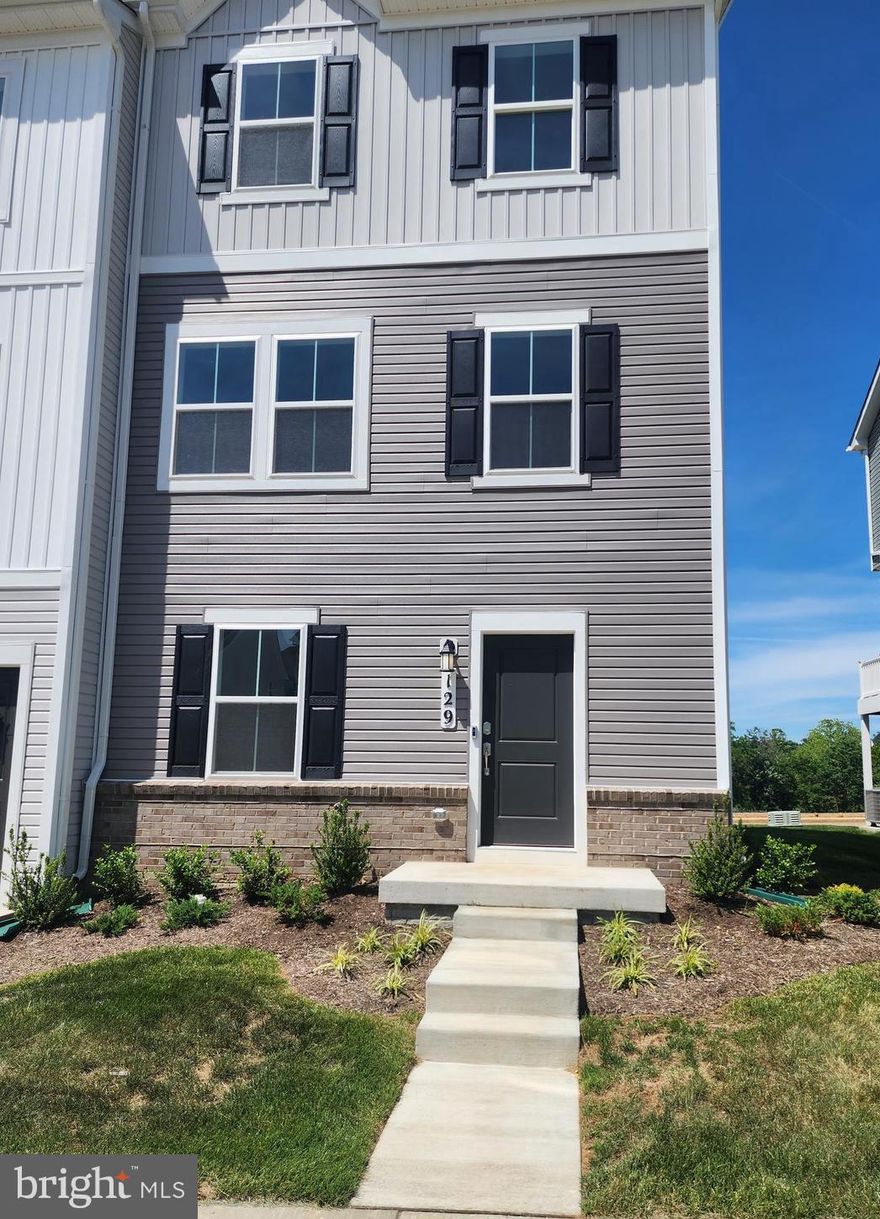 ✨ END UNIT | Almost New Townhome | Available Immediately ✨

Welcome to this stunning Lancaster floor plan end-unit townhome in the desirable Shenandoah Springs community, Ranson, WV. Offering extra natural light, modern finishes, and resort-style amenities—this home is ready for you to move in!

🏡 Property Highlights:

Prime Location: Convenient access to shopping, Northern Virginia, Baltimore-Washington, D.C., and historic Harpers Ferry & Charles Town.

Parking: 2-car rear garage + driveway.

Spacious Layout: 3 bedrooms, 2 full baths, 2 half baths, and a ground-level recreation room.

Entertainer’s Dream: Large 10x18 deck off the modern kitchen.

Chef’s Kitchen: Stainless steel appliances, Valle Nevado granite countertops, and Barnett Duraform cabinets.

Owner’s Retreat: Spacious suite with private bath and shower.

🌟 Community Amenities:
Swimming pool (Being Built), civic park with tot lot, basketball court, and scenic walking trails—all set against the beautiful backdrop of the Shenandoah Valley.

📌 Rental Details:

Available: Immediate occupancy

Lease Term: 12 months

Income: 3x monthly rent minimum

Credit: 600+ required

No bankruptcies

Application: Rentspree required/Zillow Application

Don’t miss your chance to lease this luxurious end-unit townhome and enjoy the best of comfort, convenience, and community living!