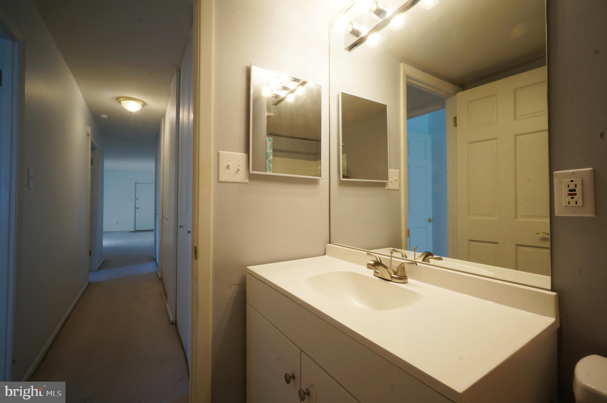 VILLAGES OF HOMELAND - Residential Lease