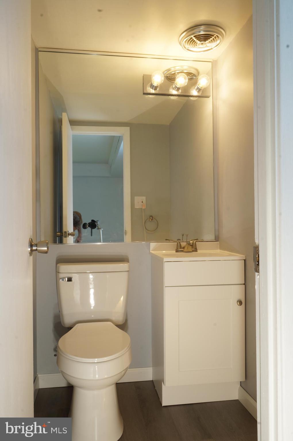 VILLAGES OF HOMELAND - Residential Lease