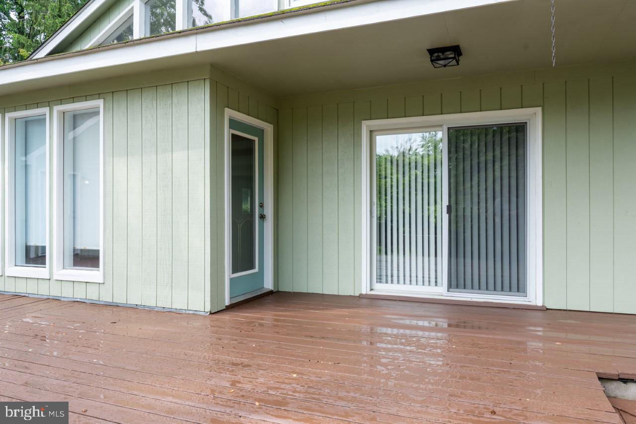 HILLSIDE MANOR - Residential Lease