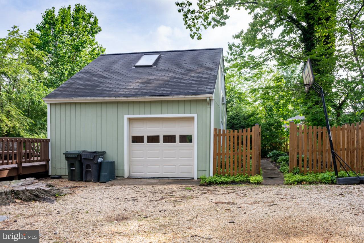 HILLSIDE MANOR - Residential Lease