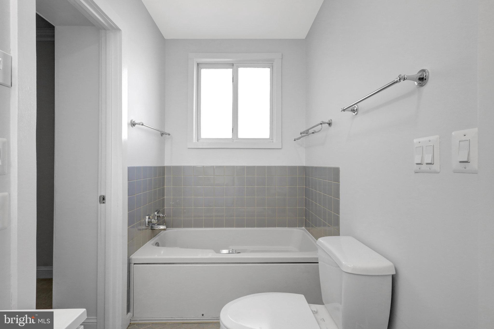 HILLSIDE MANOR - Residential Lease