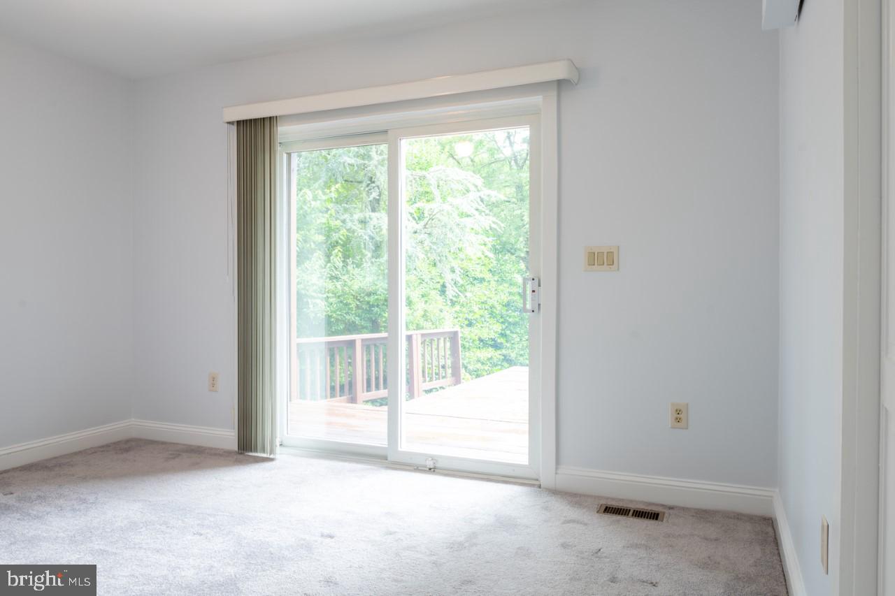 HILLSIDE MANOR - Residential Lease