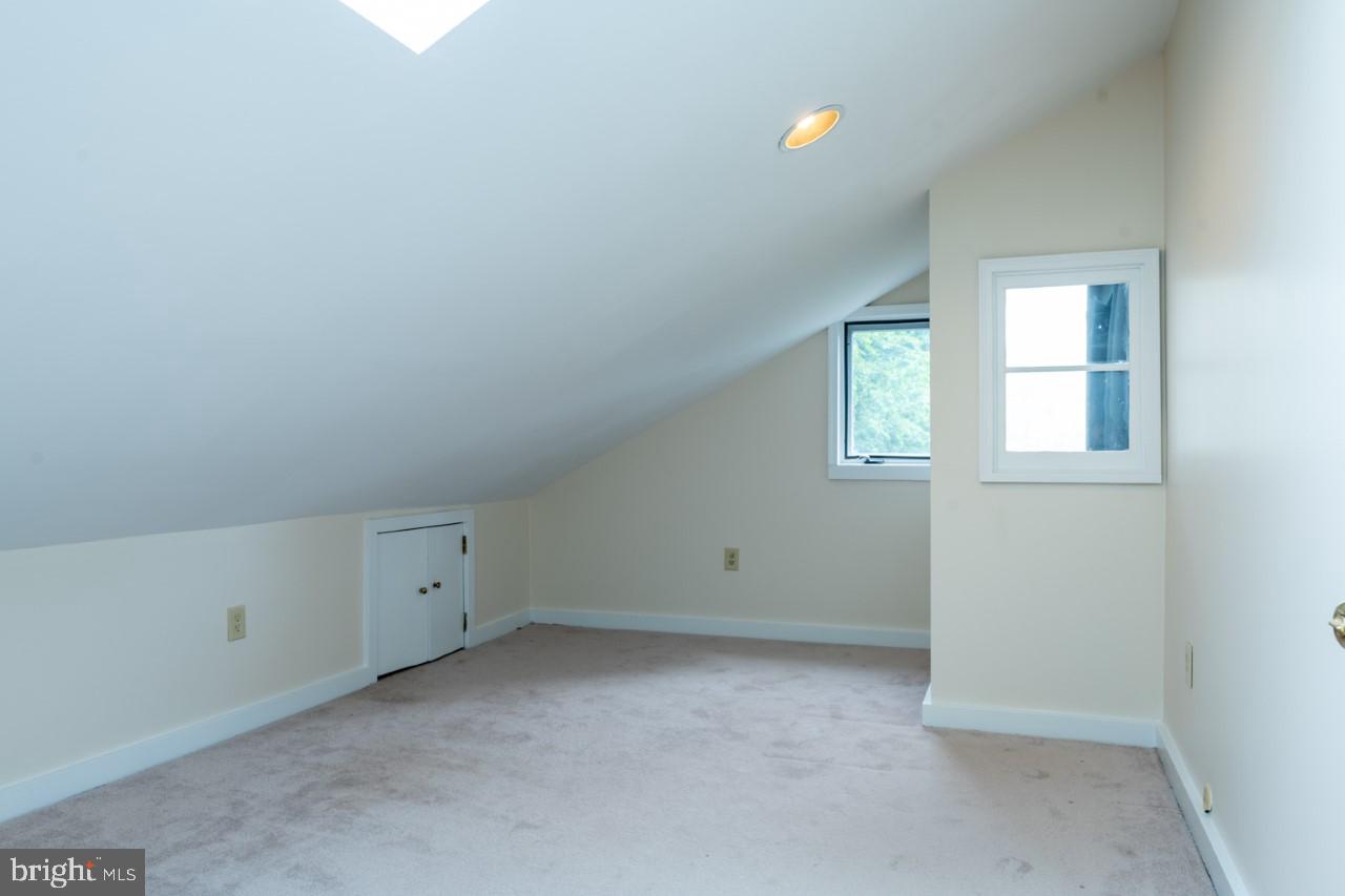 HILLSIDE MANOR - Residential Lease