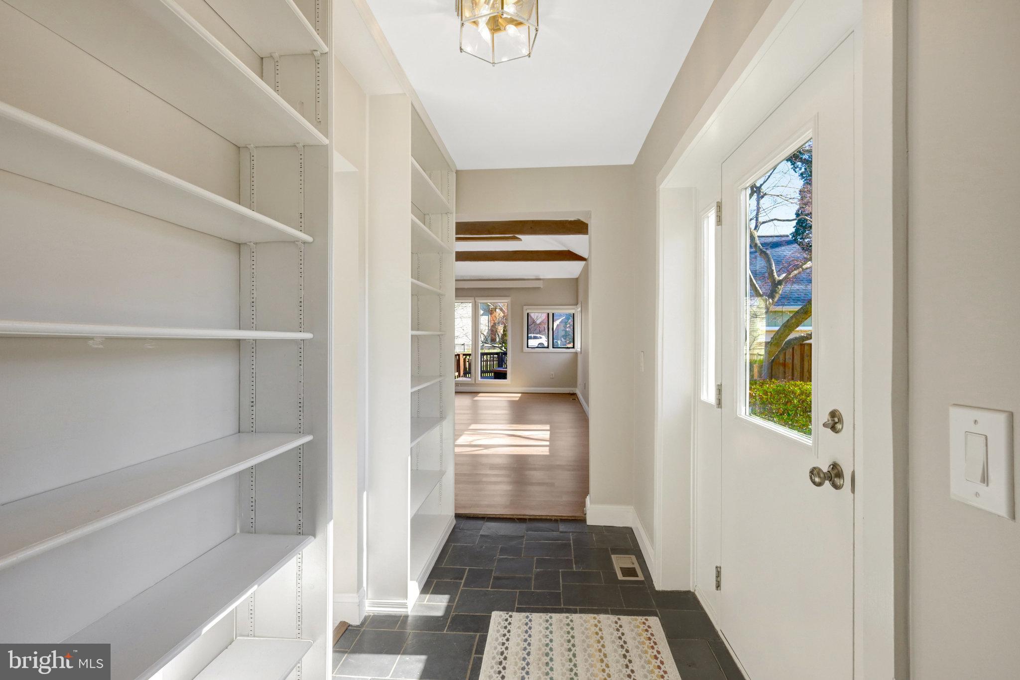 HILLSIDE MANOR - Residential Lease