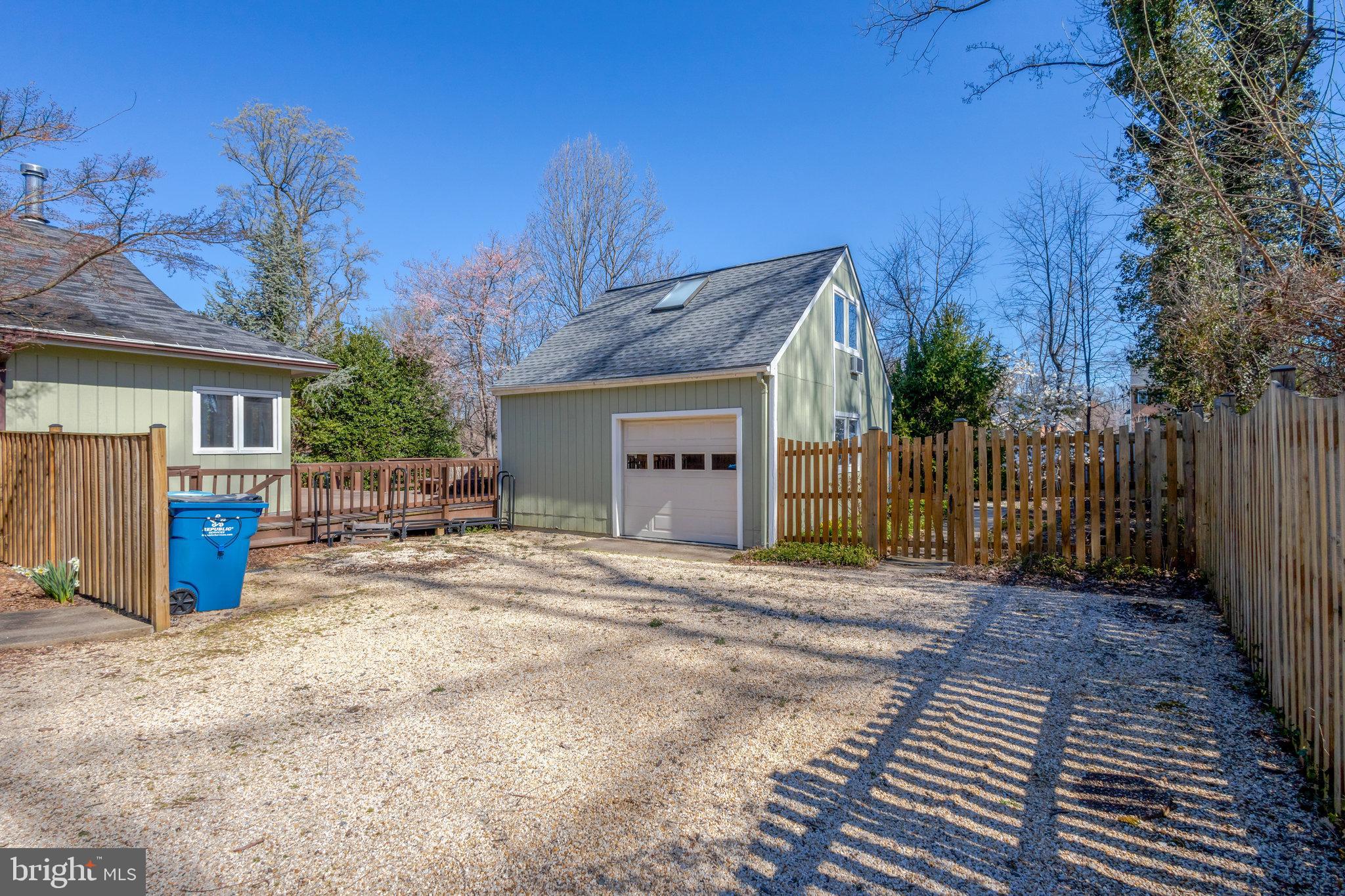 HILLSIDE MANOR - Residential Lease