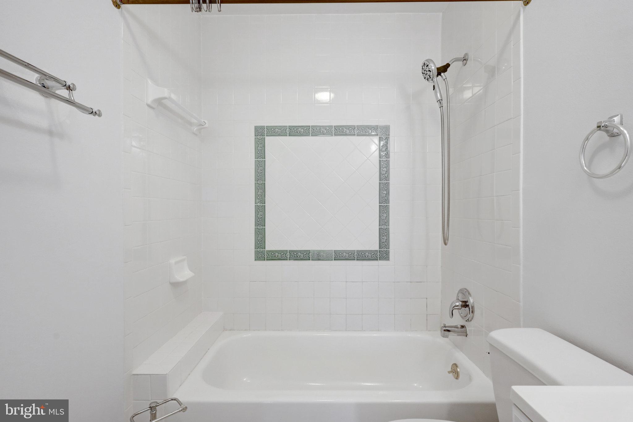 HILLSIDE MANOR - Residential Lease