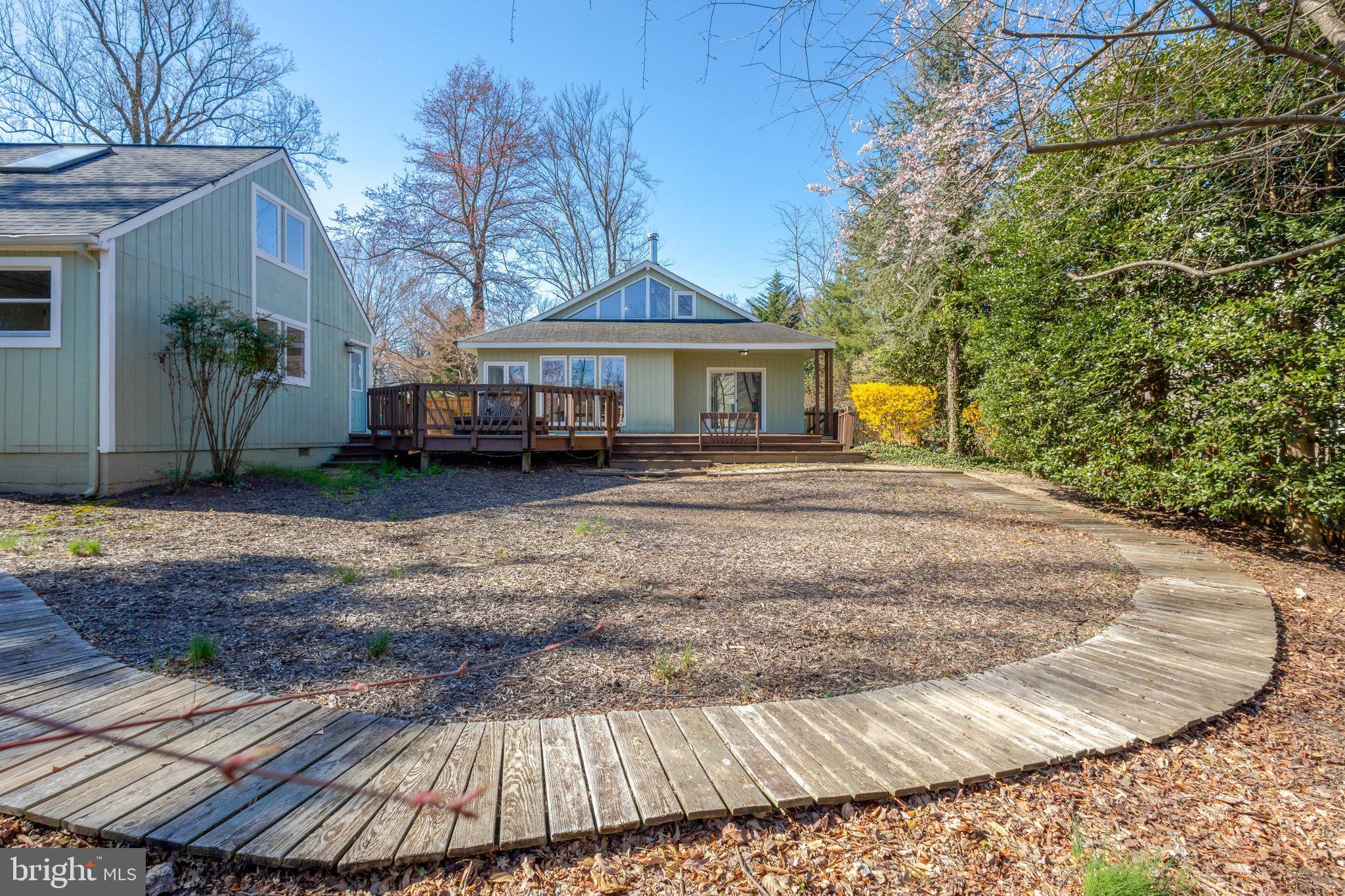 HILLSIDE MANOR - Residential Lease