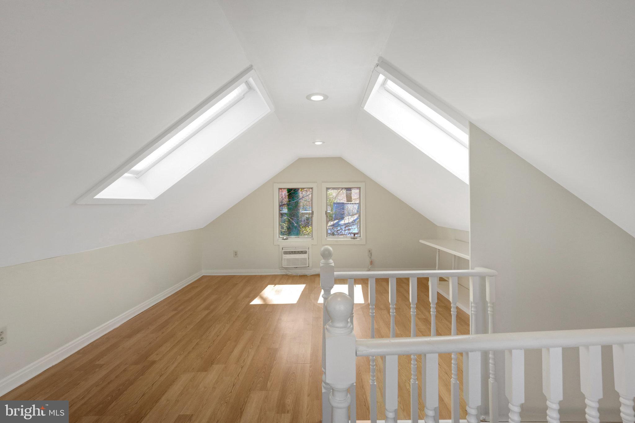 HILLSIDE MANOR - Residential Lease