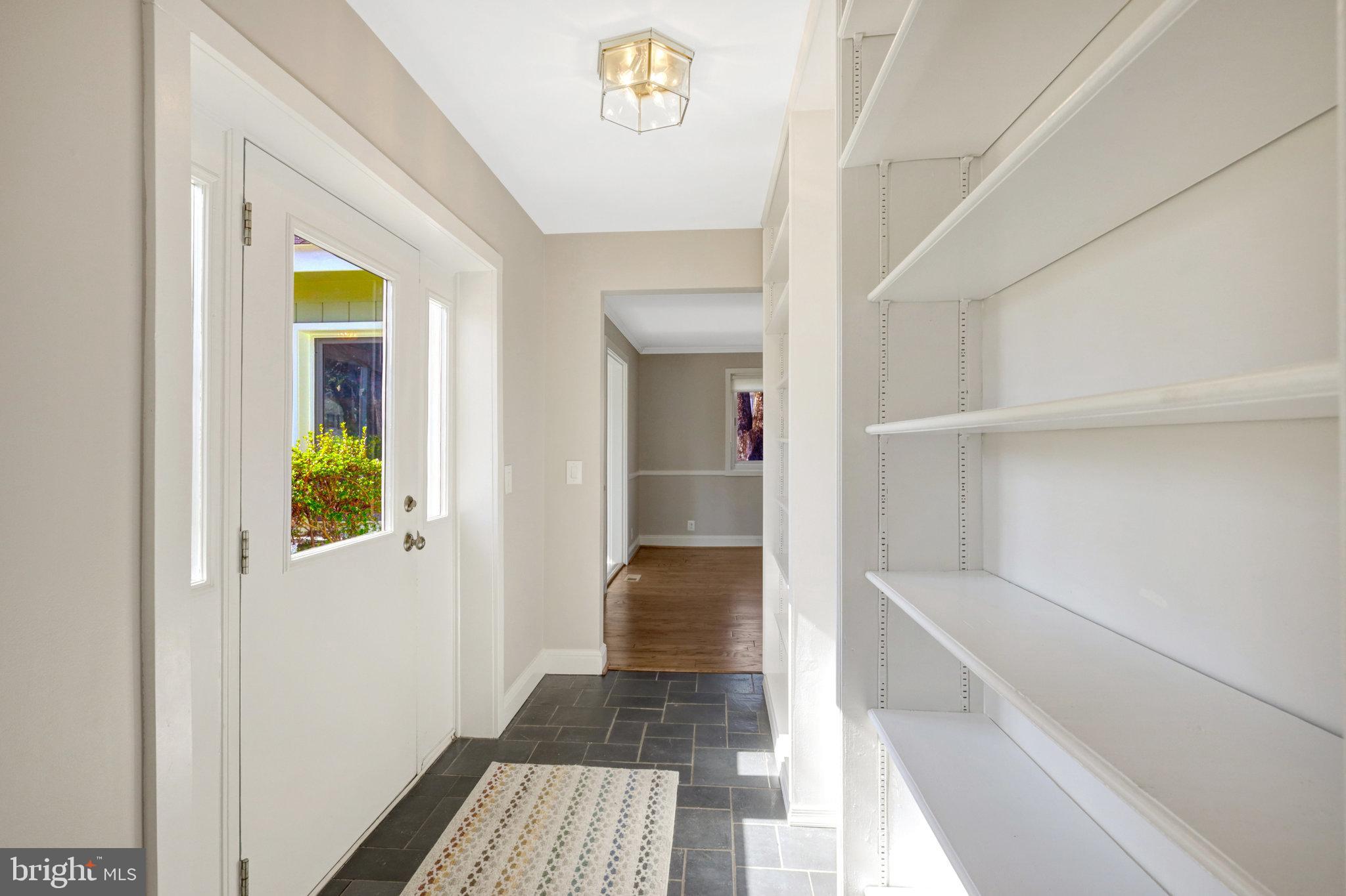 HILLSIDE MANOR - Residential Lease