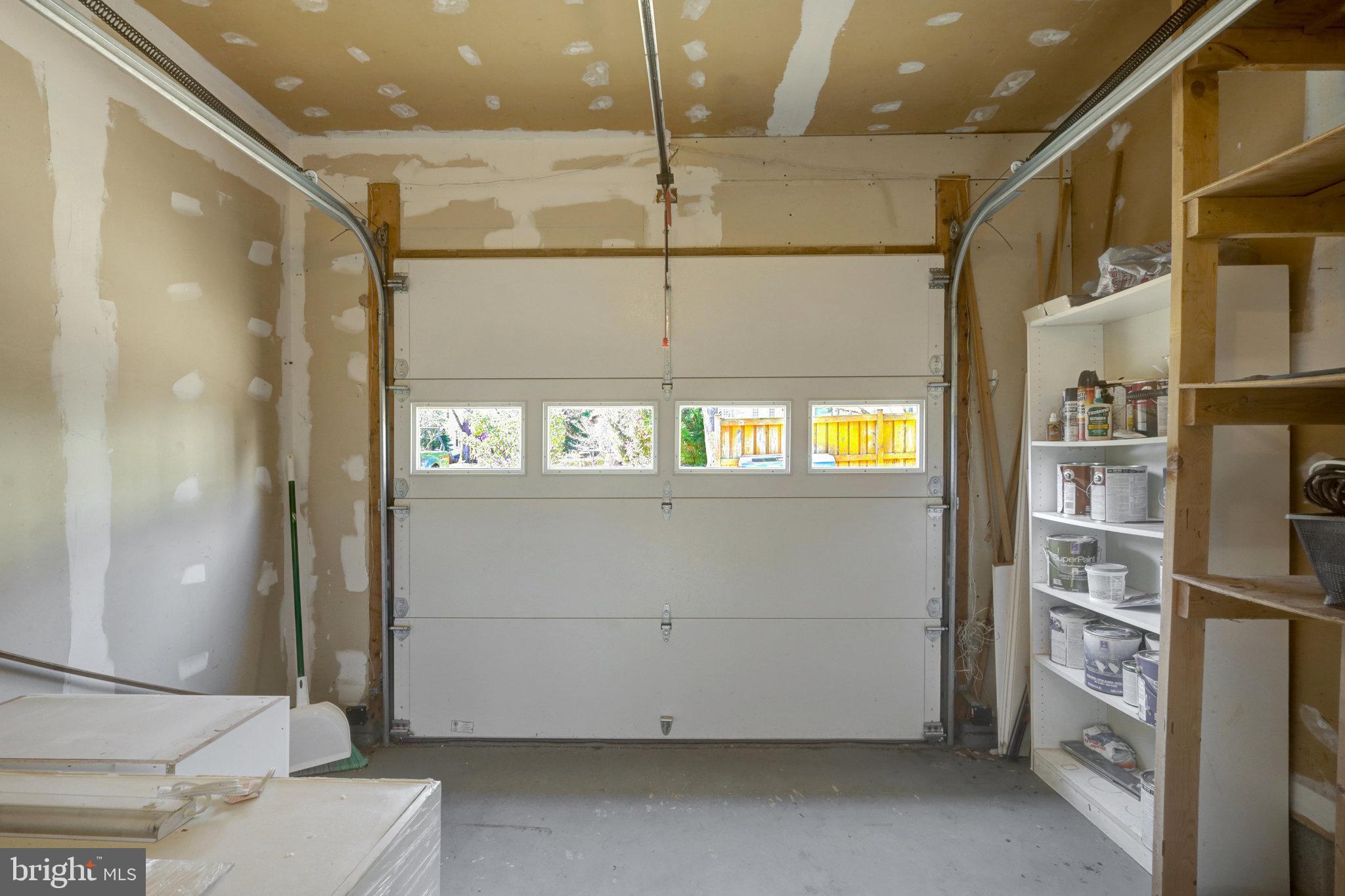 HILLSIDE MANOR - Residential Lease