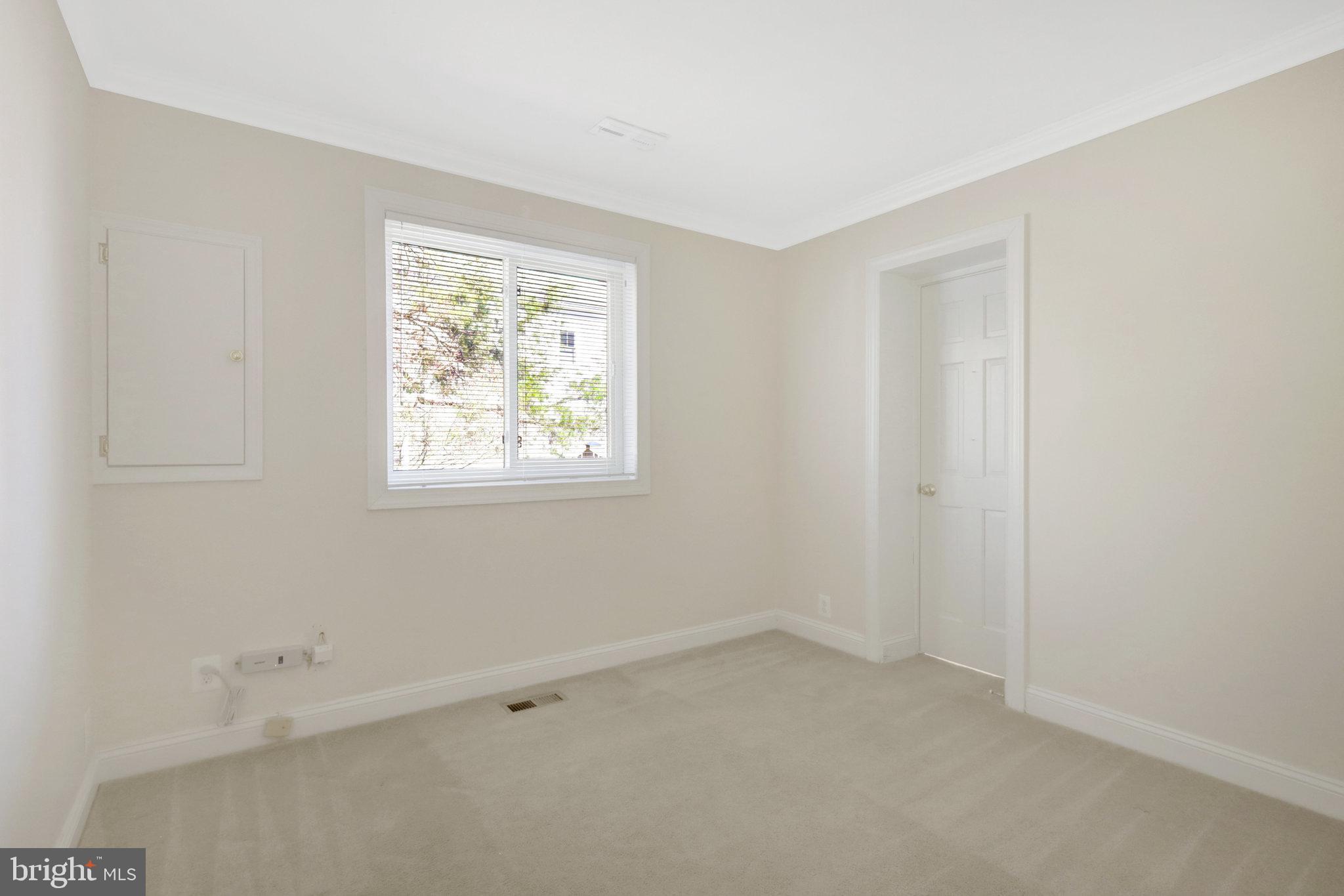 HILLSIDE MANOR - Residential Lease