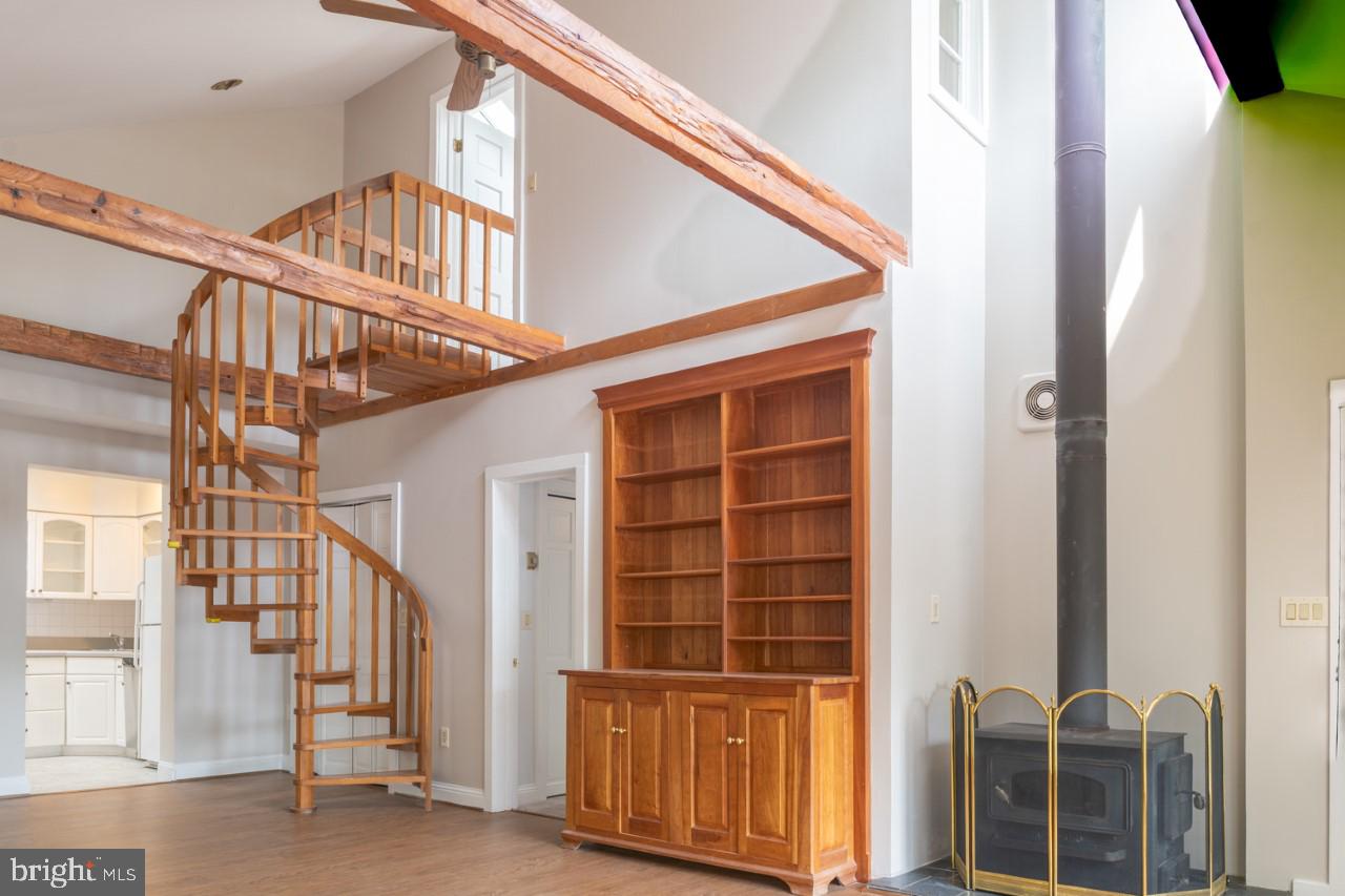 HILLSIDE MANOR - Residential Lease