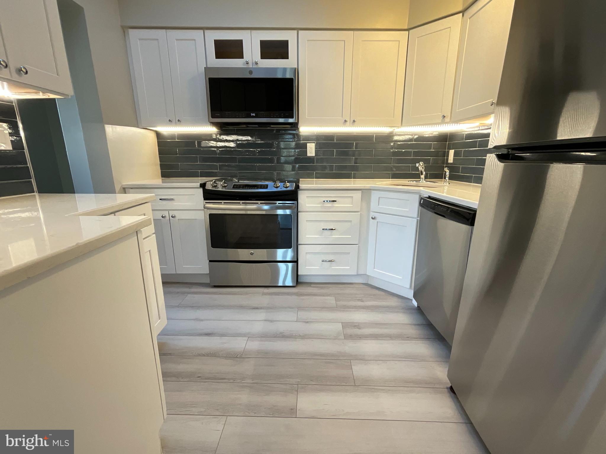 HILLSIDE MANOR - Residential Lease