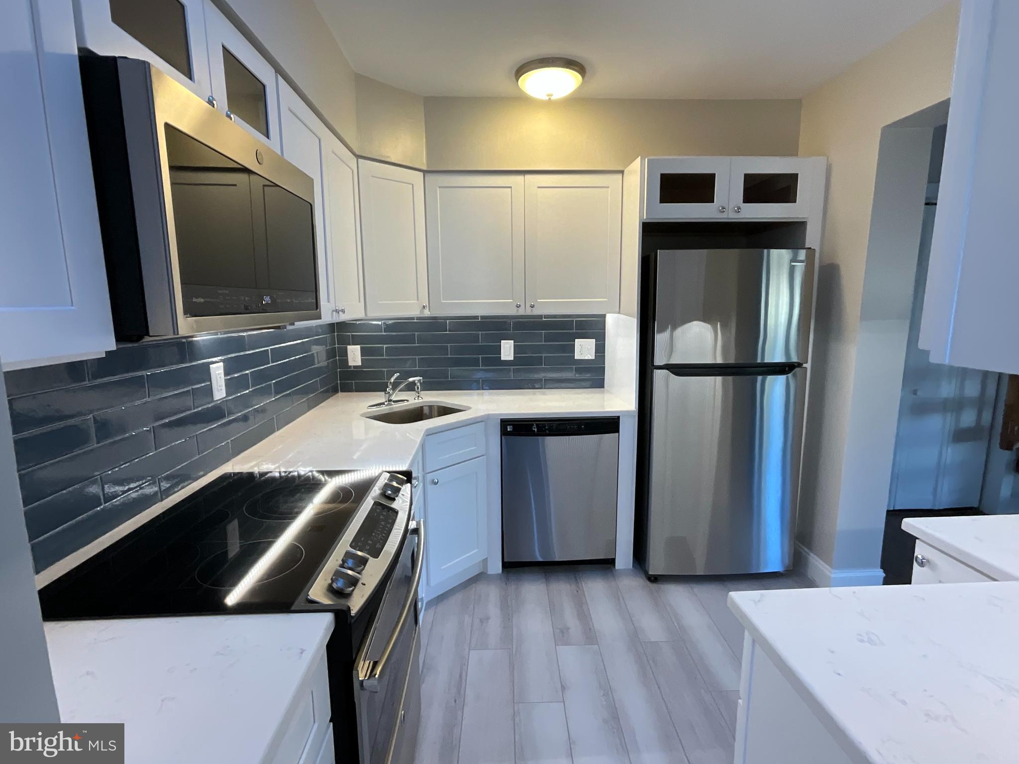 HILLSIDE MANOR - Residential Lease