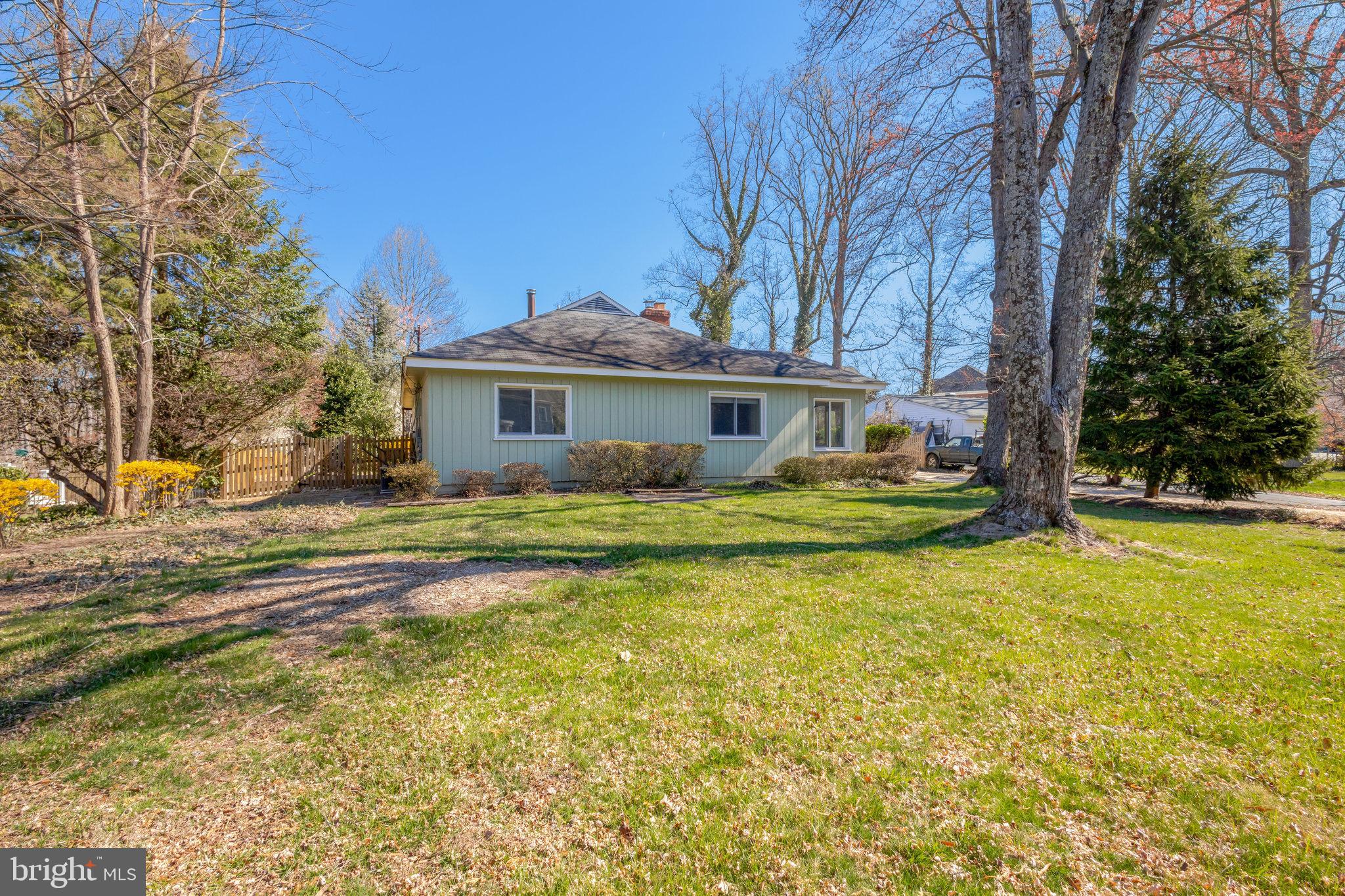 HILLSIDE MANOR - Residential Lease