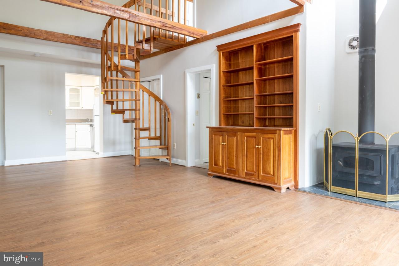 HILLSIDE MANOR - Residential Lease