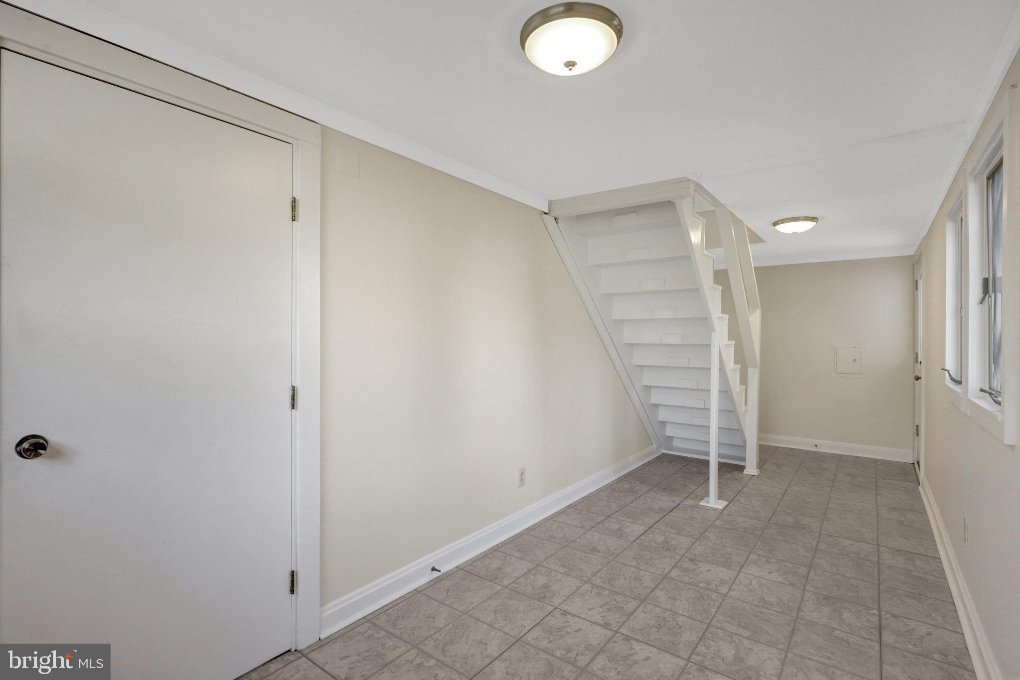 HILLSIDE MANOR - Residential Lease