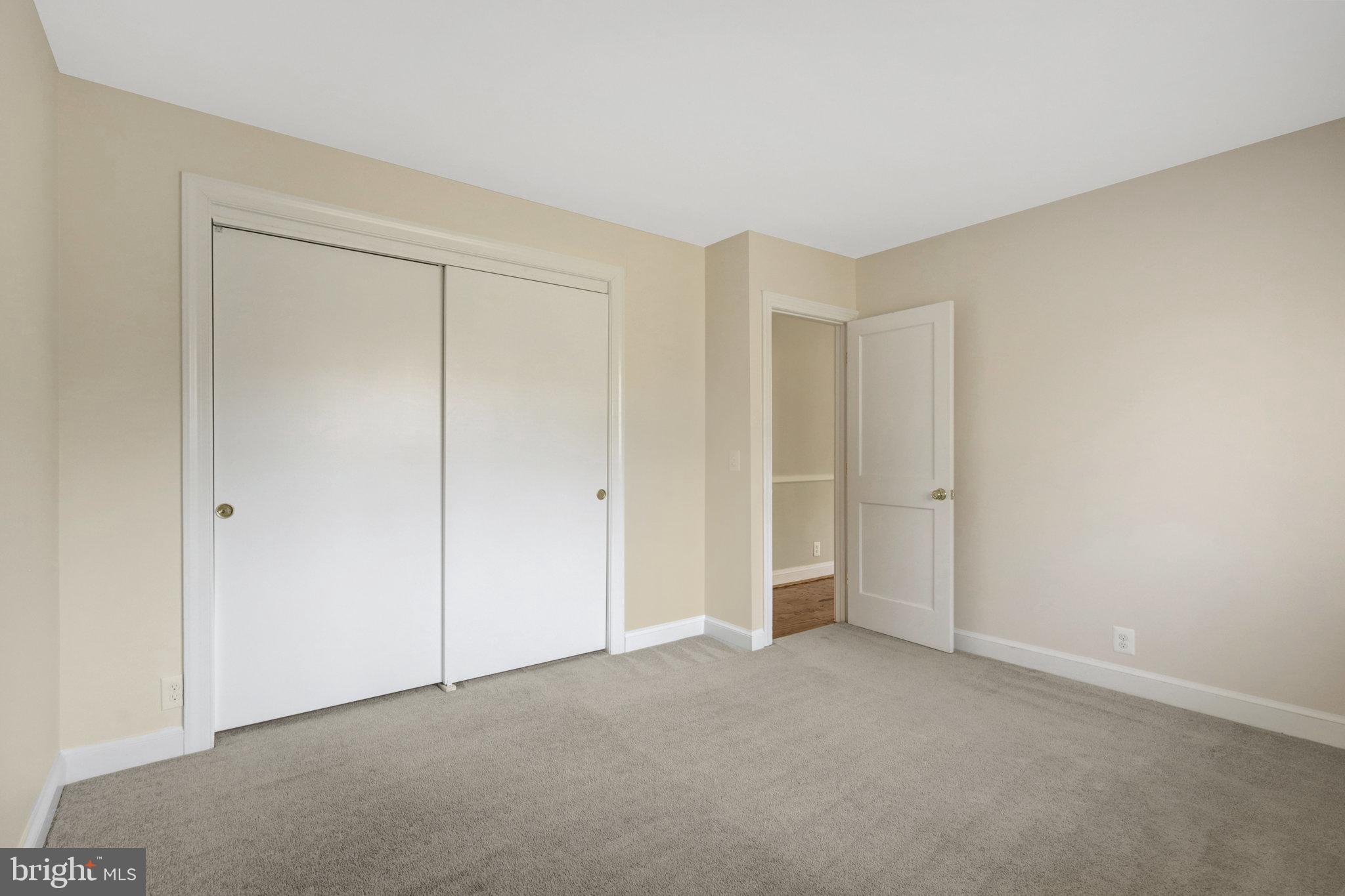 HILLSIDE MANOR - Residential Lease