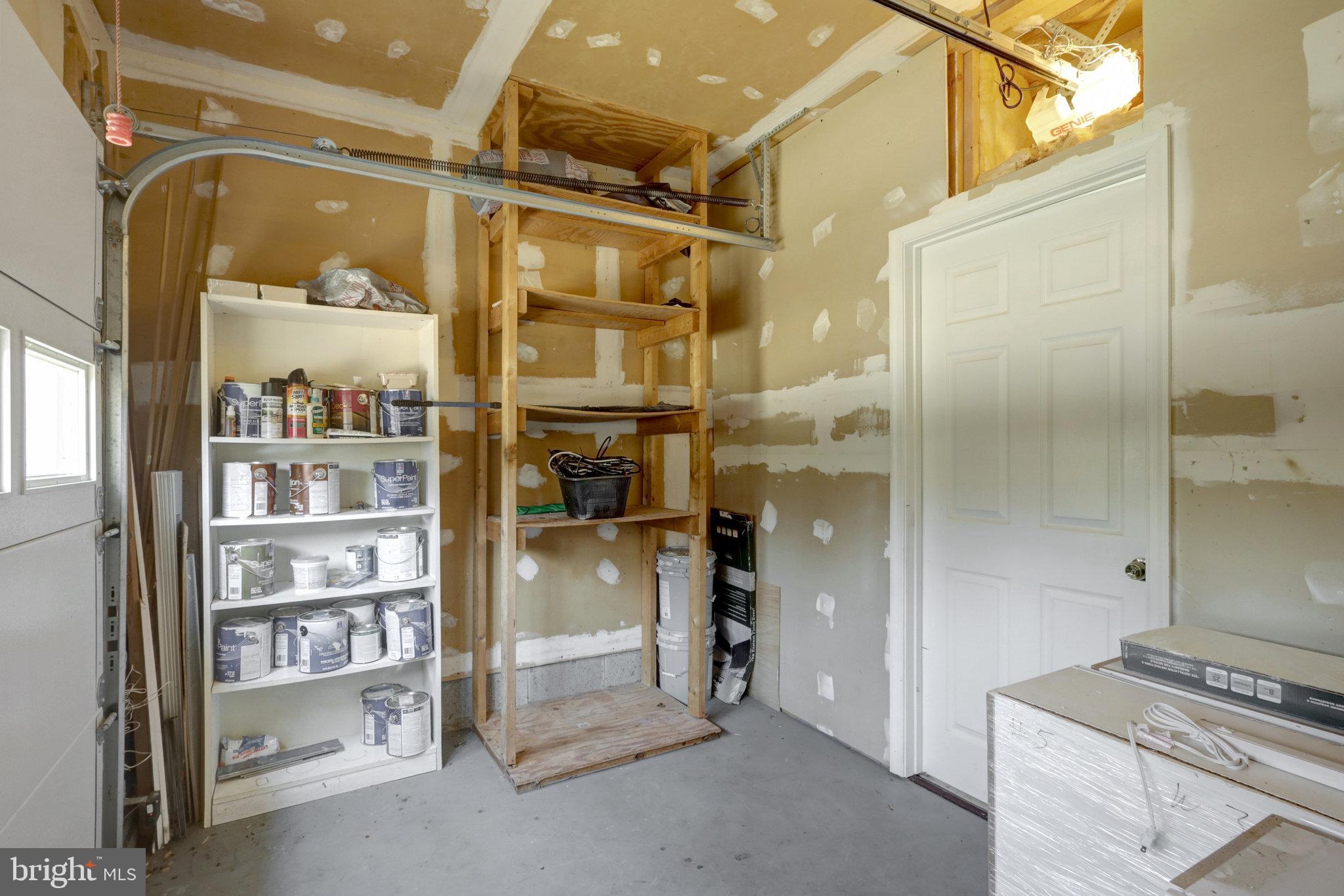 HILLSIDE MANOR - Residential Lease