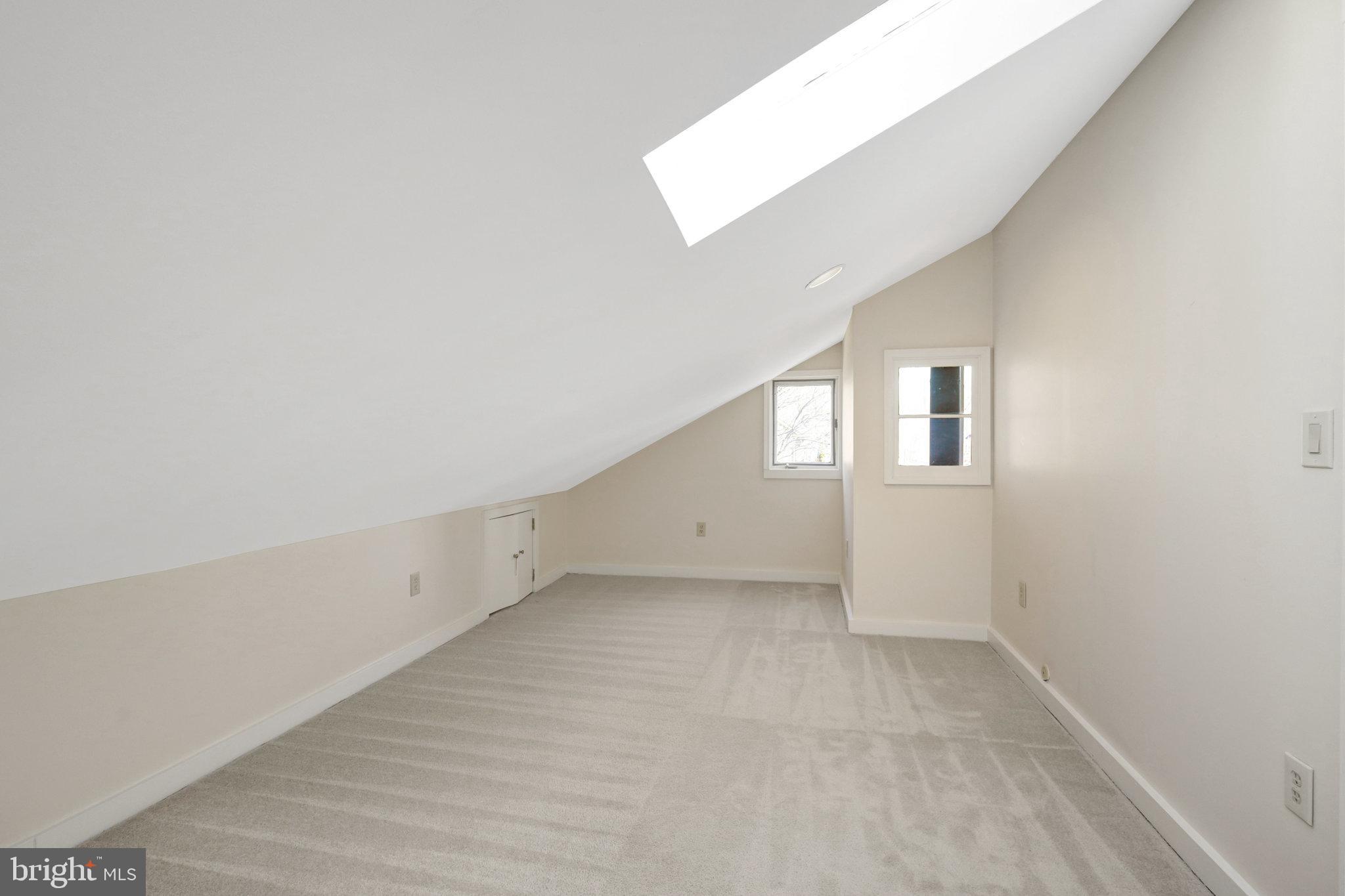 HILLSIDE MANOR - Residential Lease