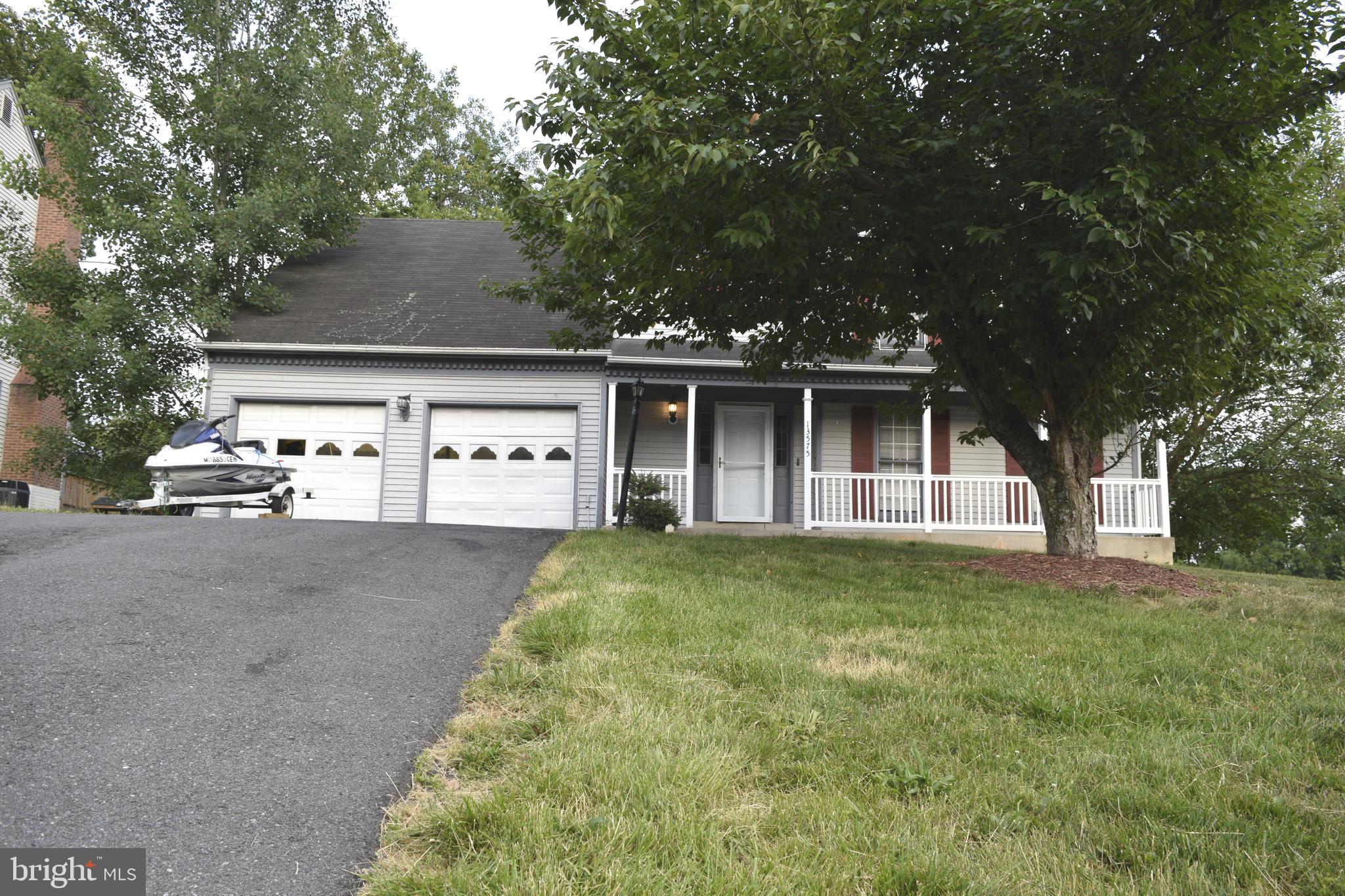 13575 CASTLEBRIDGE LANE