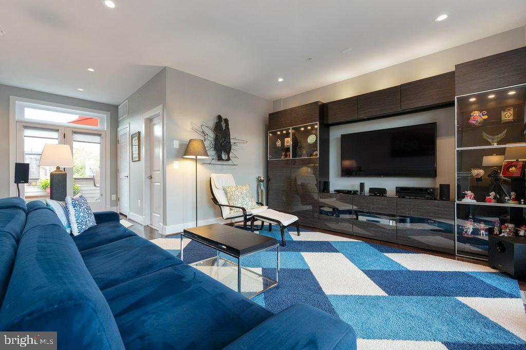 MAJESTY WEST - Residential