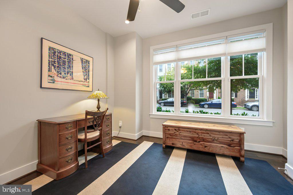 MAJESTY WEST - Residential